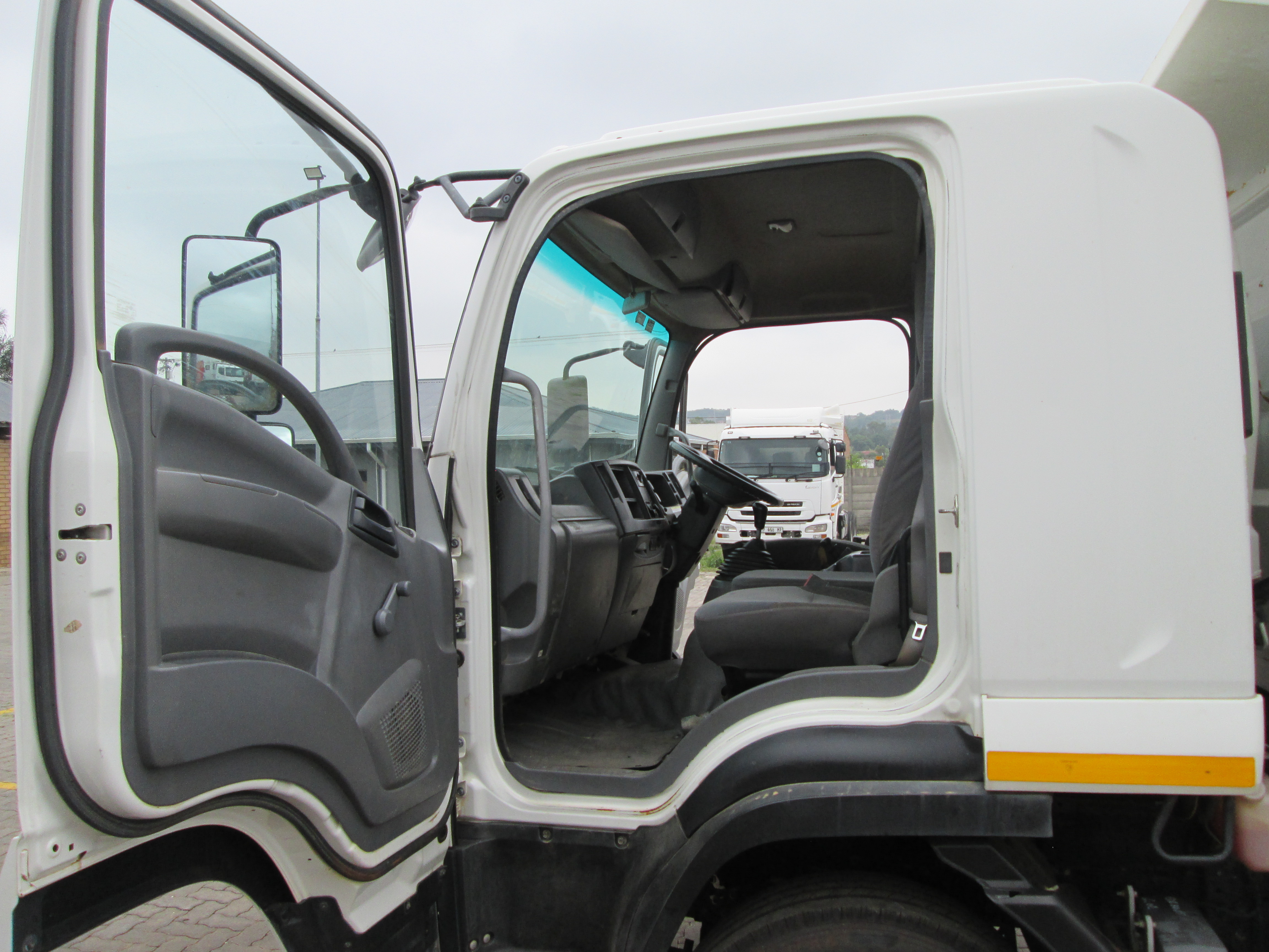 2018 ISUZU FSR800 6CUBE TIPPER - Image 13