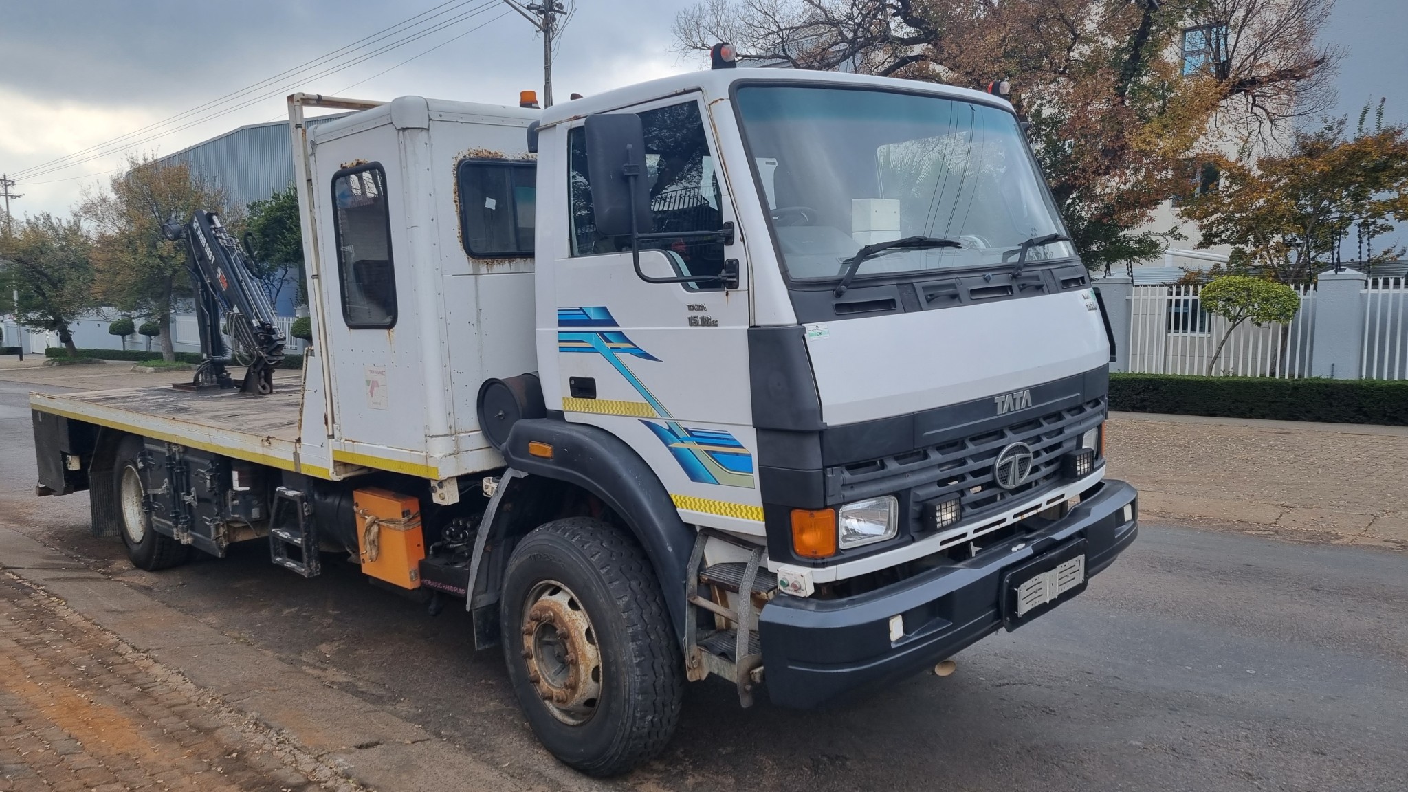 2010 TATA 1518c  8TON FLATDECK WITH 033T HIAB CRANE