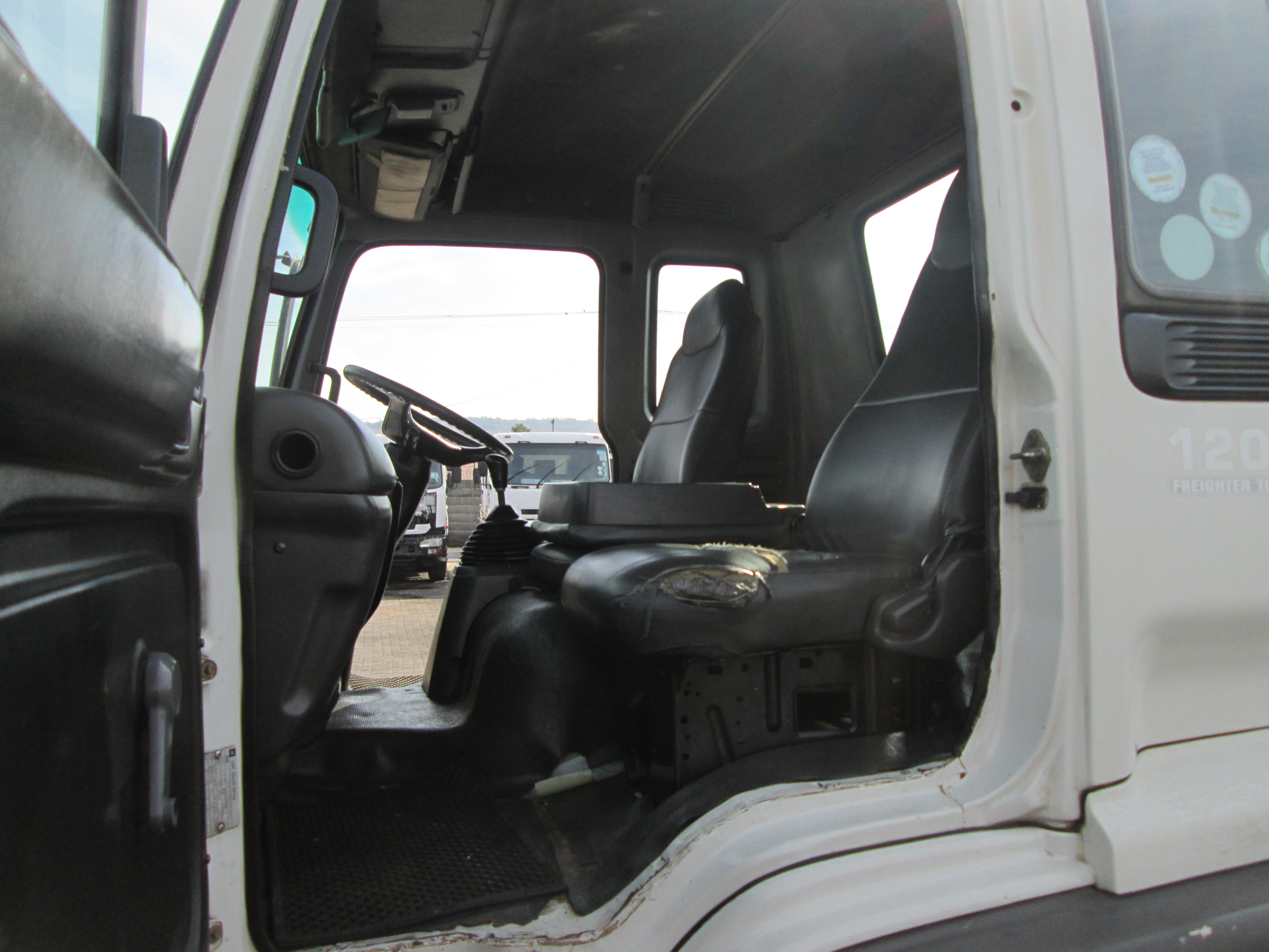 2005 ISUZU FTM1200 12TON DROPSIDE WITH PK15500 CRANE 603317KM - Image 13