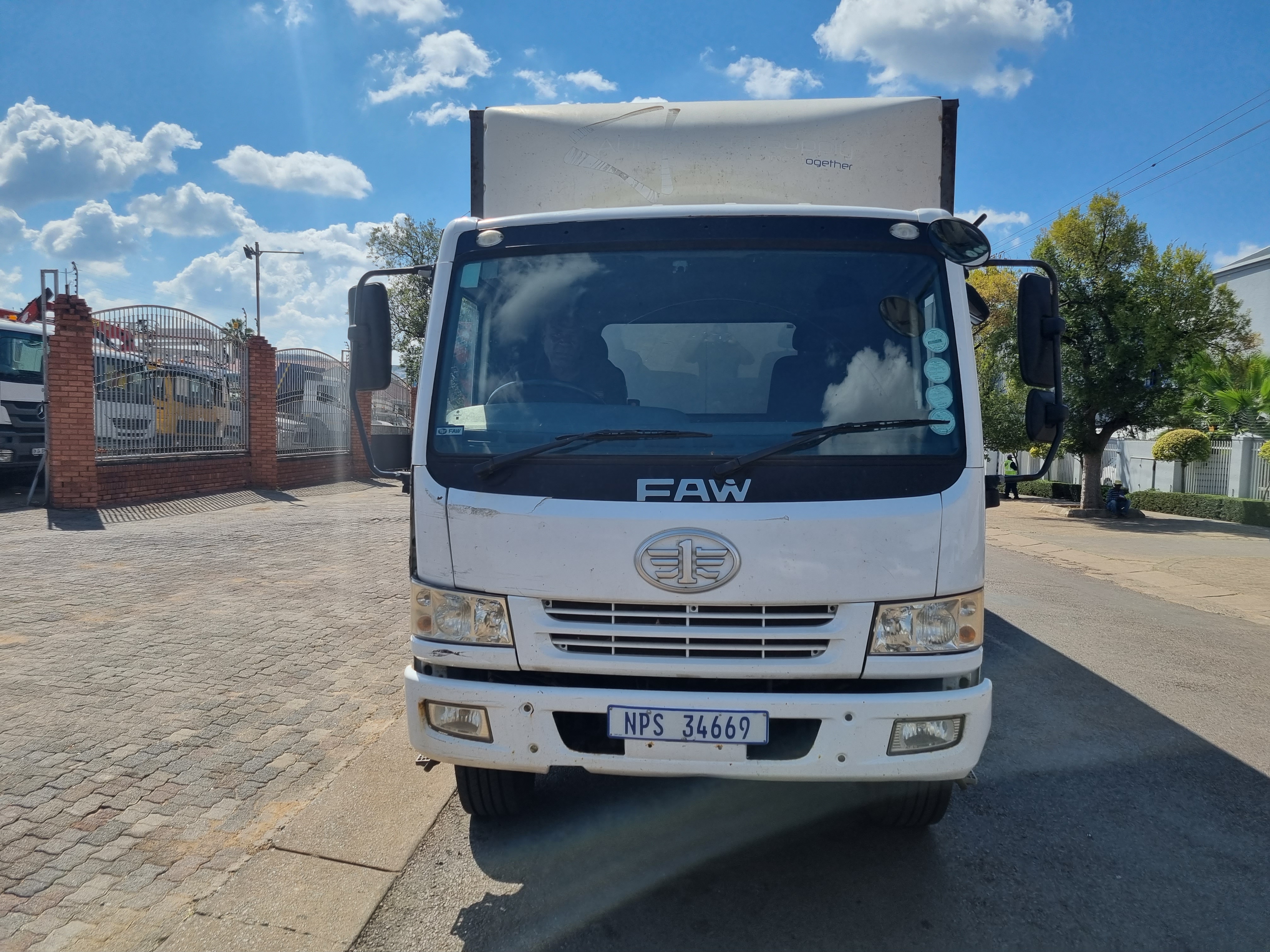 2018 FAW 15.180 8TON CLOSED BODY - Image 2