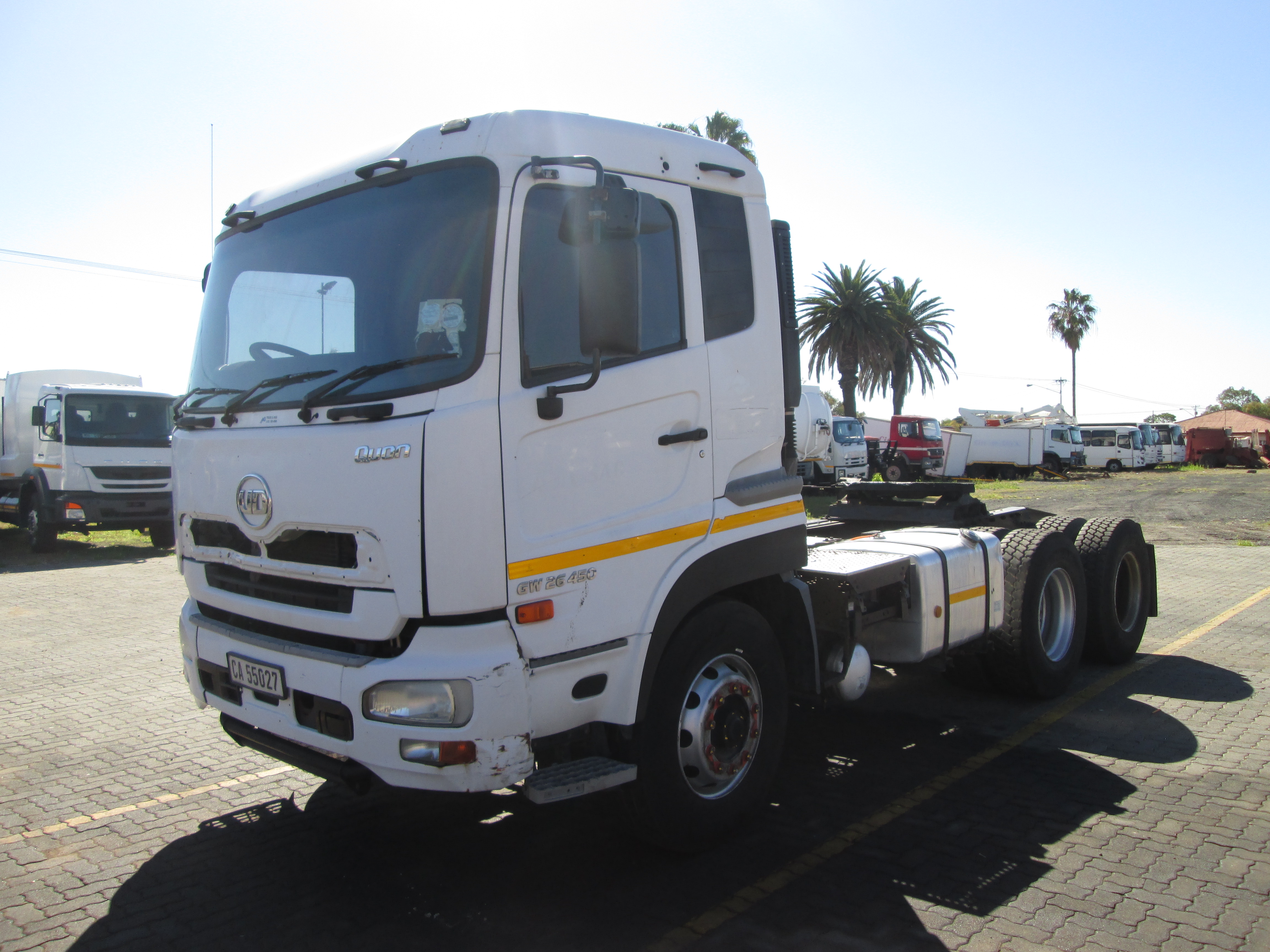 2015 UD QUON GW26-450 TRUCK TRACTOR 296557KM - Image 3