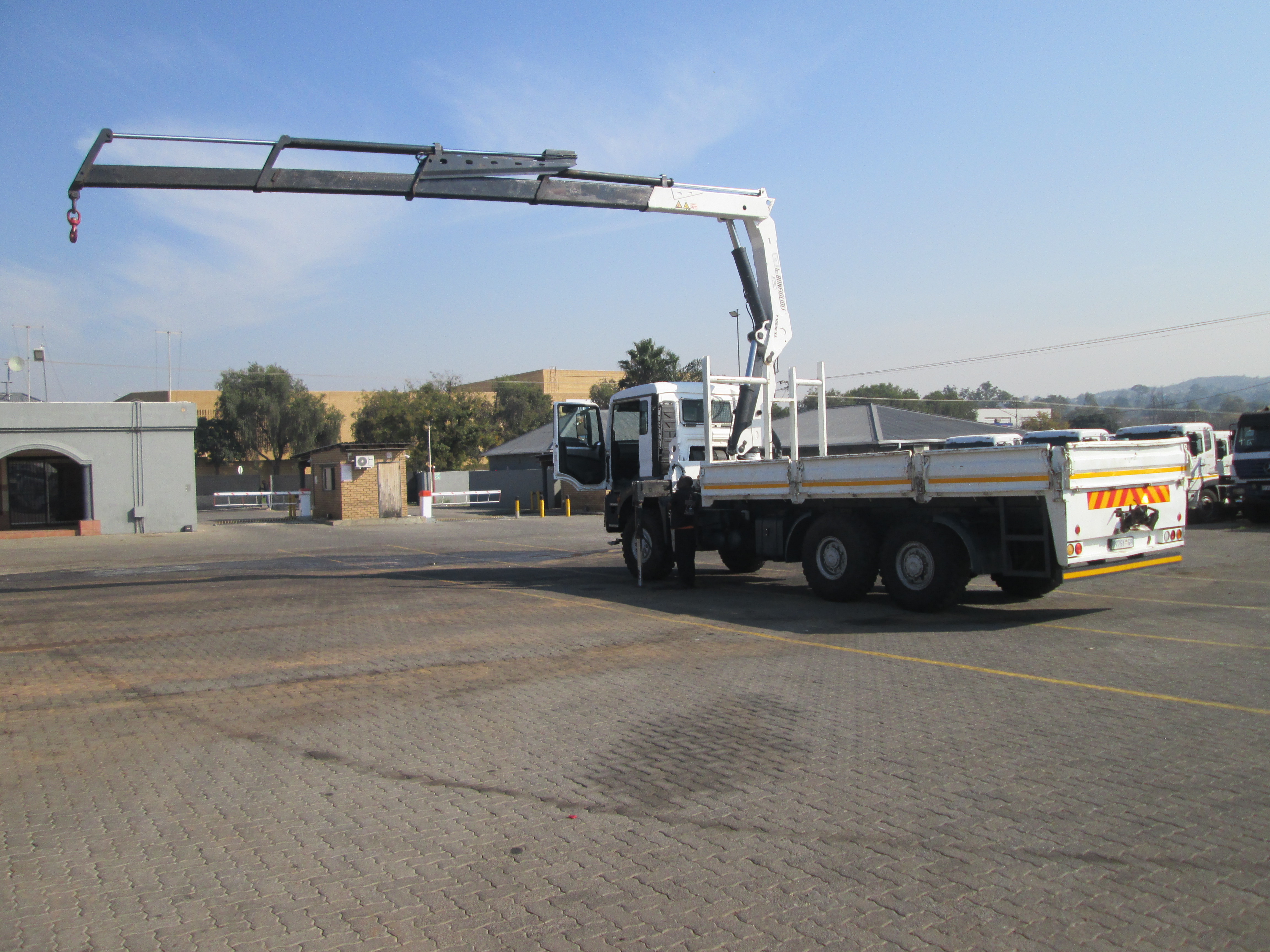 2018 MAN TGS33.360 6X6 12 TON DROPSIDE BODY WITH  BONFIGLIOLI P30500XL 163909KM - Image 19