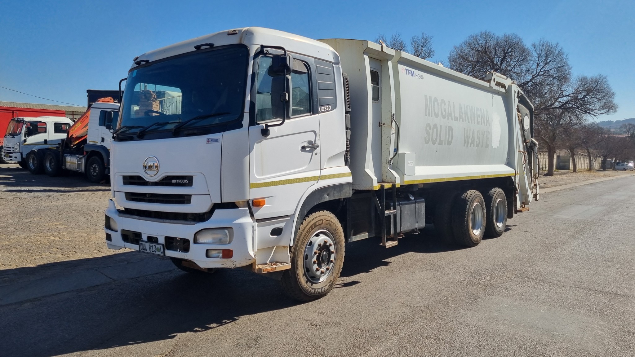 2012 UD330 COMPACTOR - Image 3