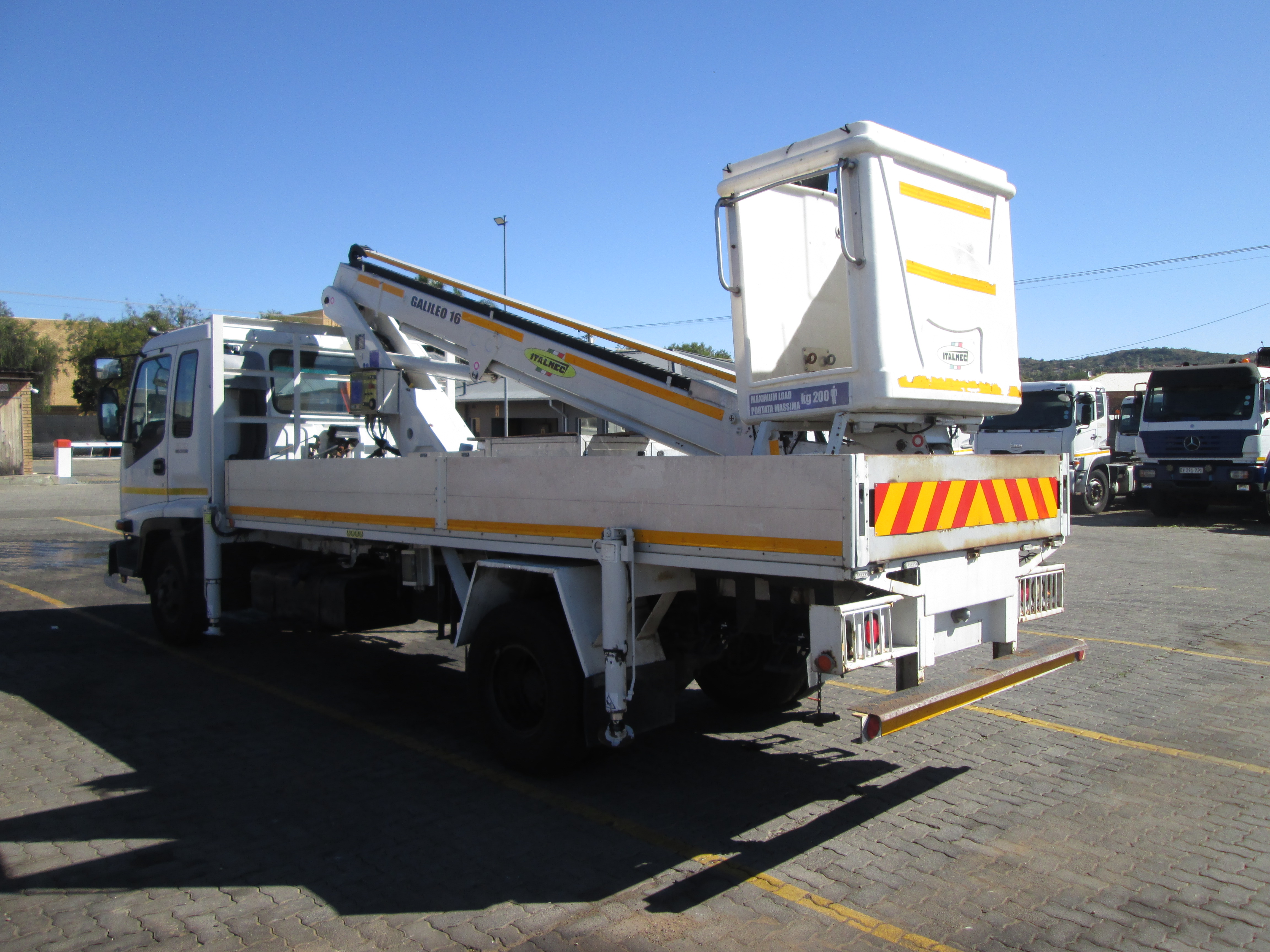 2009 ISUZU FRR500 FRIGHTER 5TON WITH GALILEO ITALMEC 16M REACH CHERRY PICKER - 240169KM - Image 5