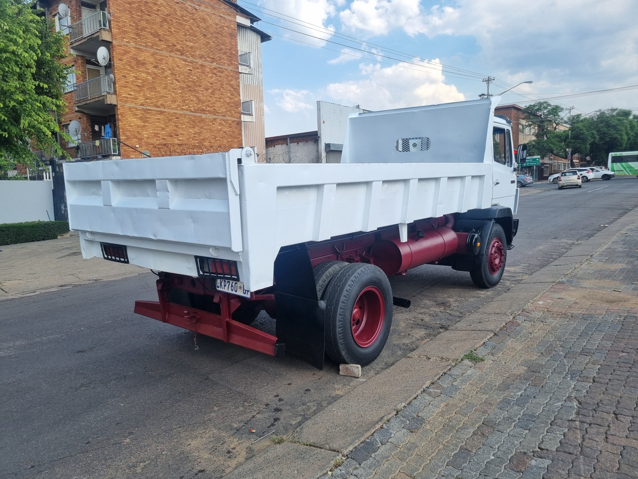 1993 MERCEDES BENZ 1214 6CUBE TIPPER - Image 7