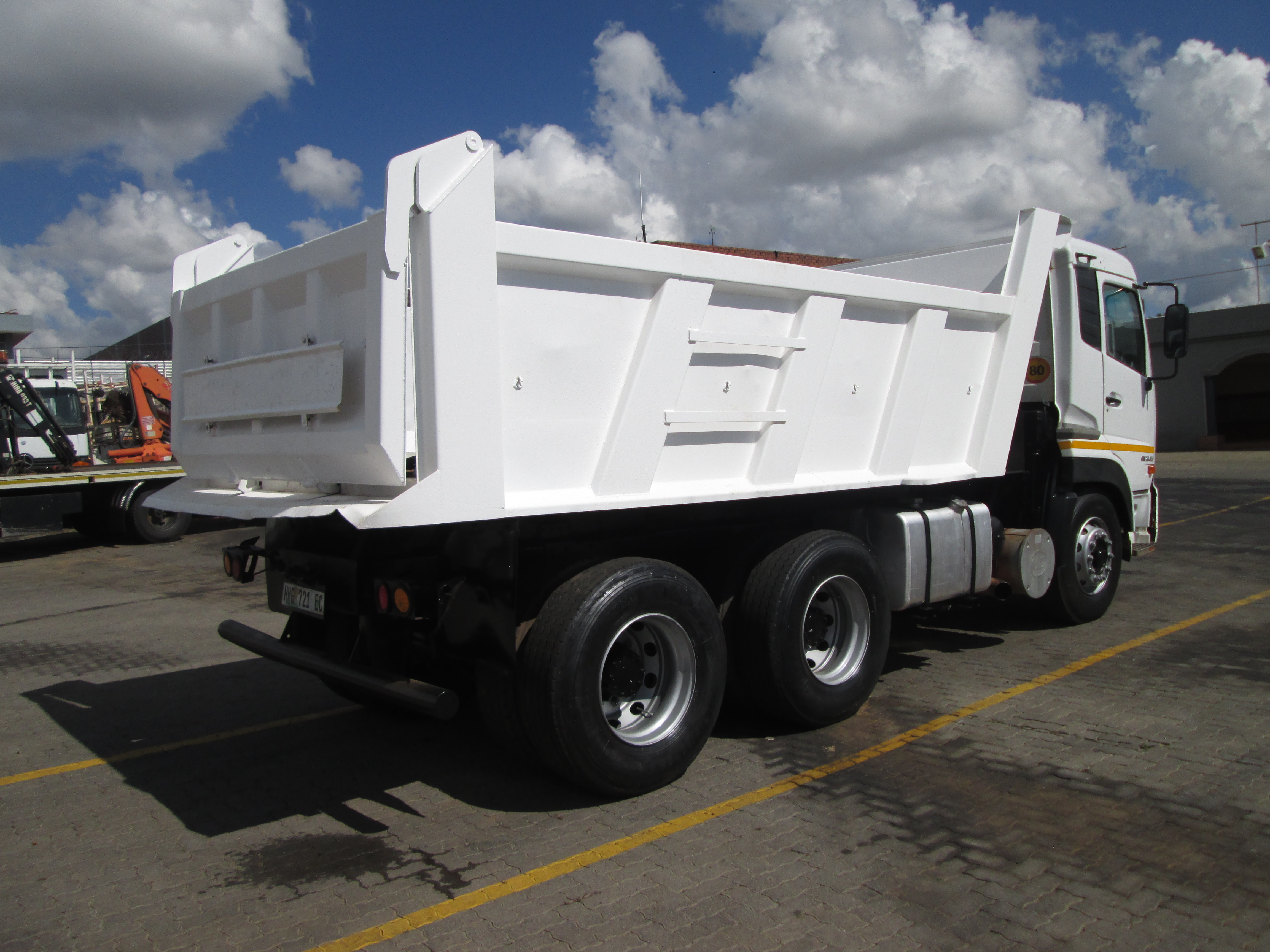 2015 UD QUON GW26-450 10CUBE TIPPER - 125727KM - Image 7