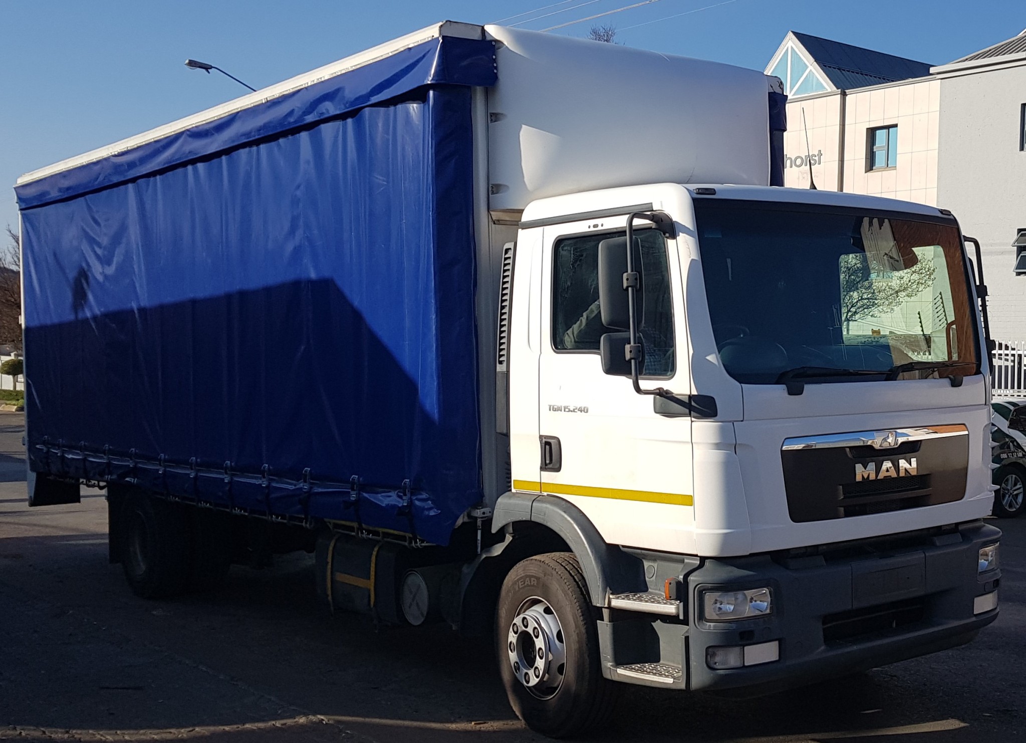 2016 MAN TGM15.240 8TON CURTAIN SIDES - Image 1