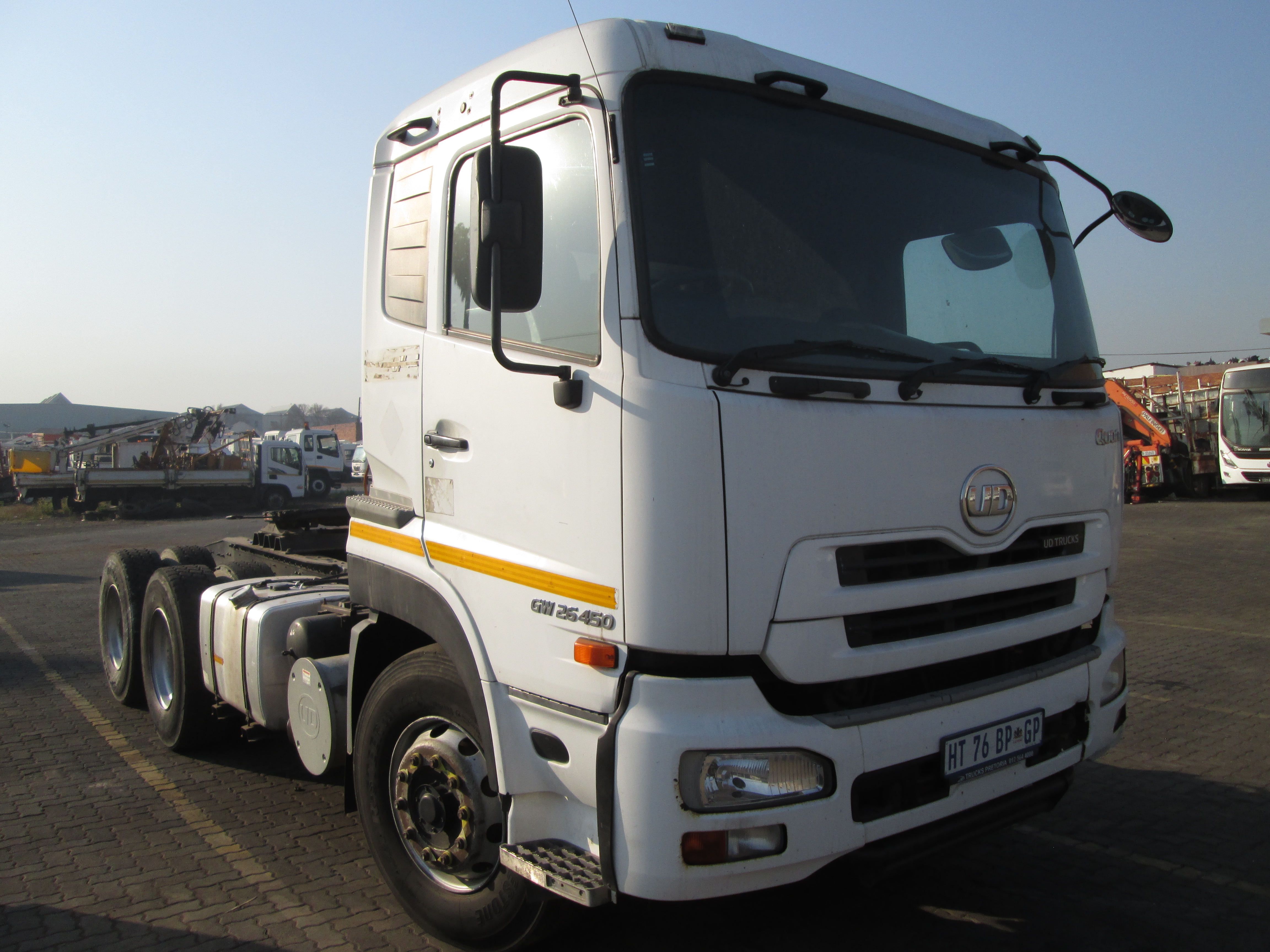 2018 UD QUON GW26-450 TRUCK TRACTOR 253087KM - Image 1
