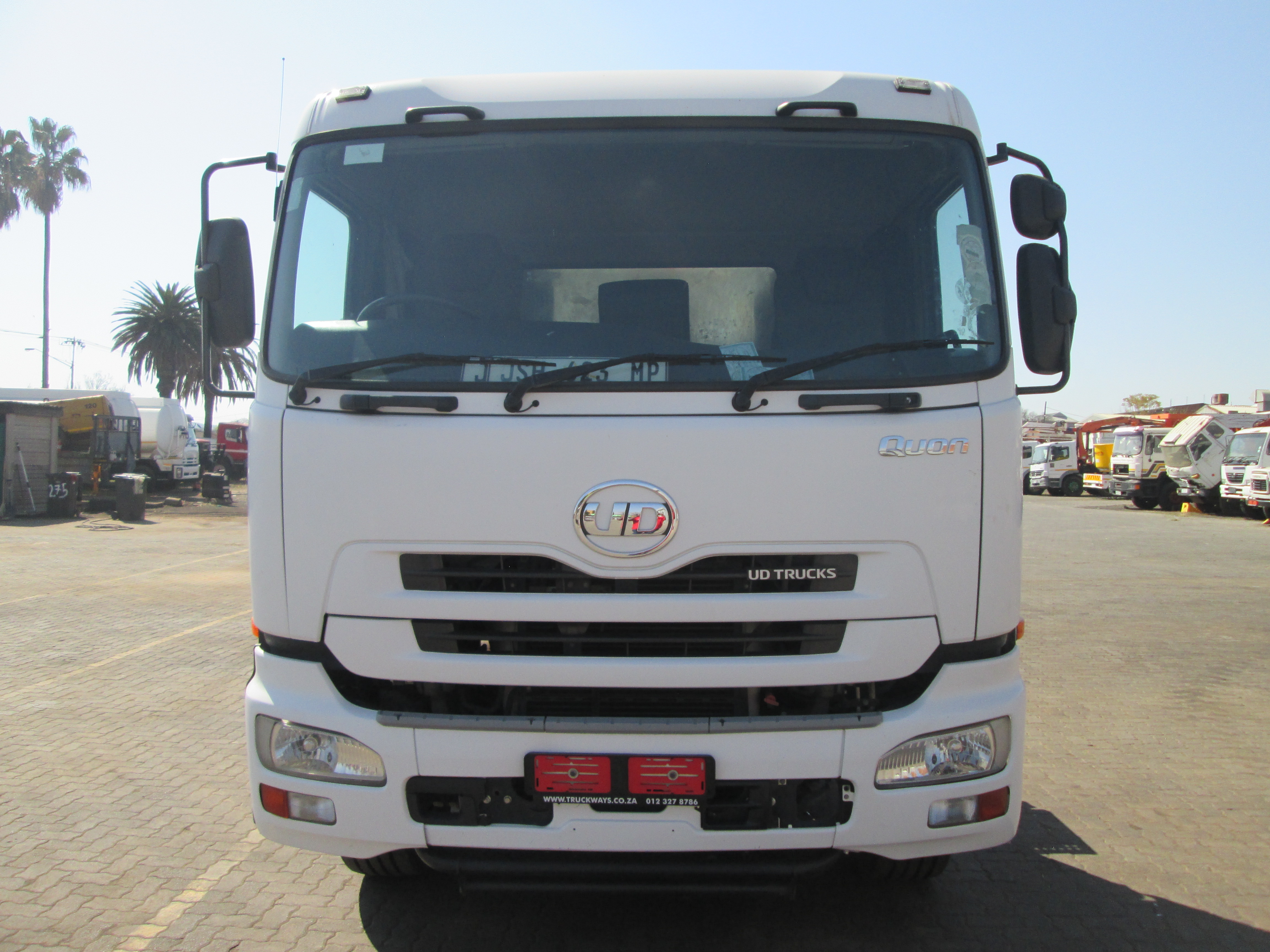 2019 UD QUON GW26-450 TRUCK TRACTOR 217418KM - Image 2