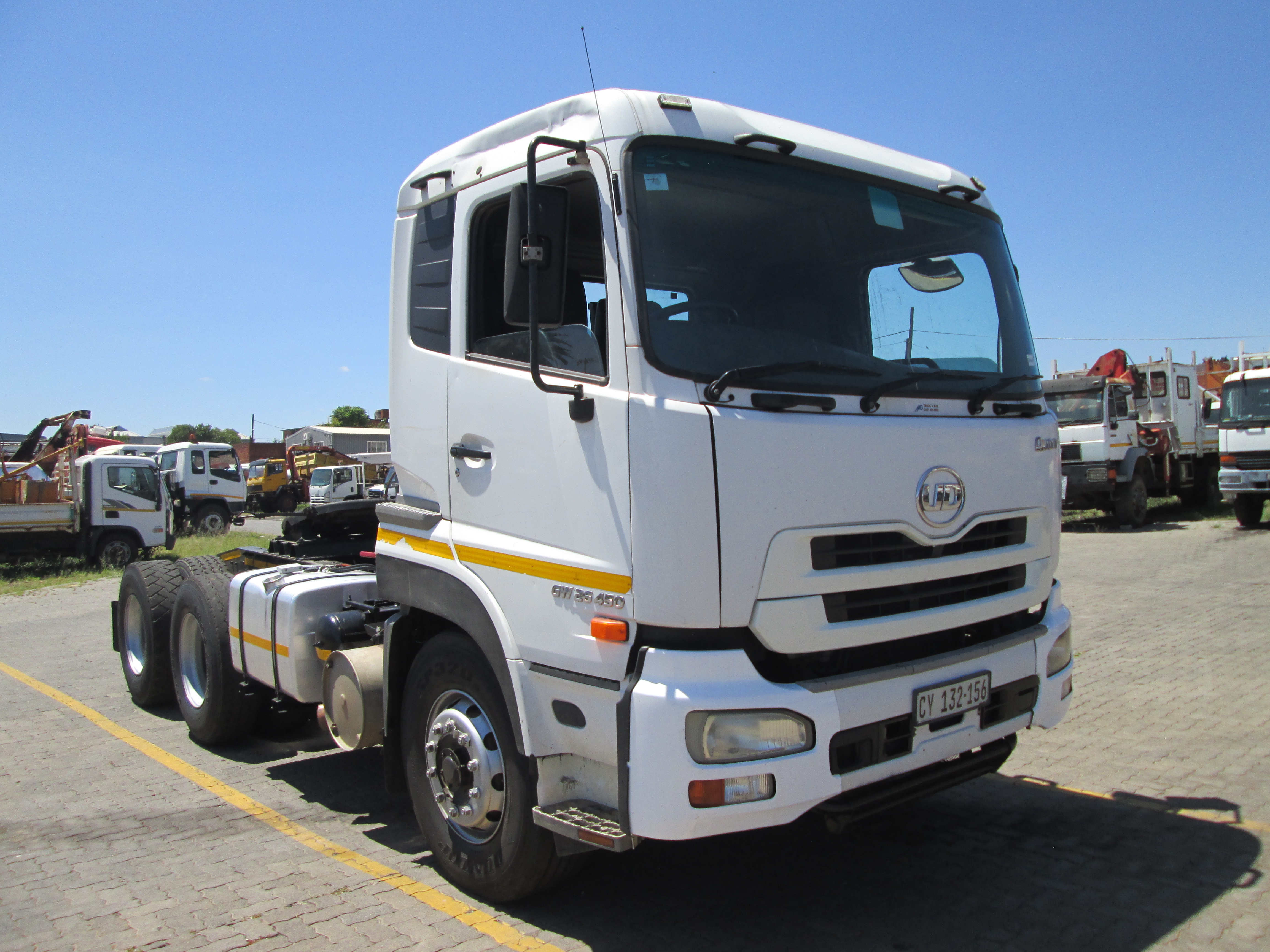 2015 UD QUON GW26-450 TRUCK TRACTOR 275737KM