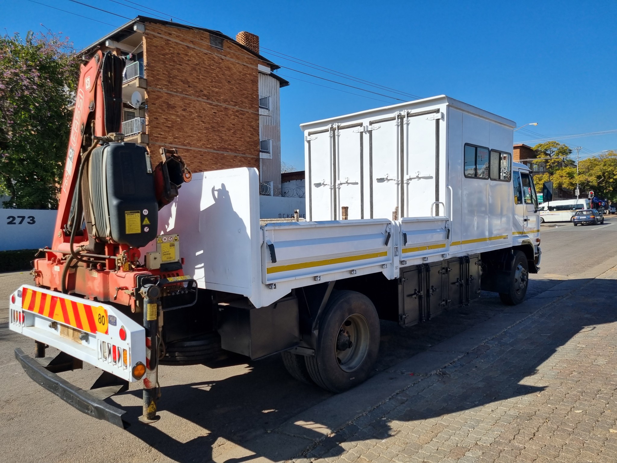 2011 UD TRUCK UD80 8TON DROPSIDE WITH FASSI F65 CRANE & CREWCAB - Image 7
