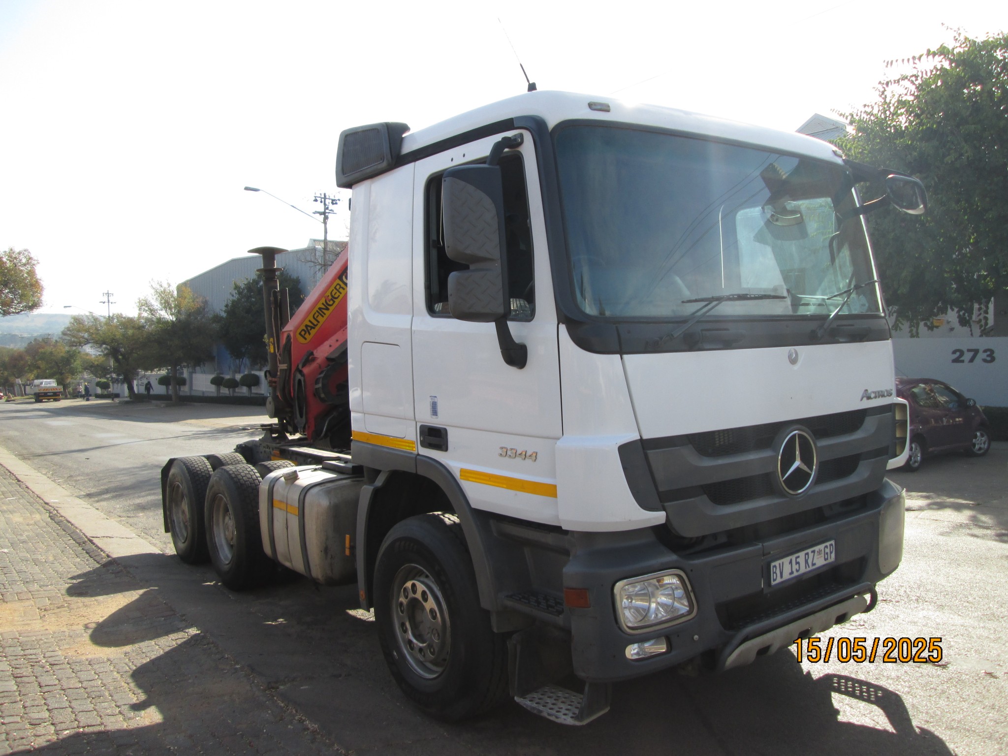 2012 MERCEDES BENZ 3344 TRUCK TRACTOR WITH PK 15500 CRANE - Image 1