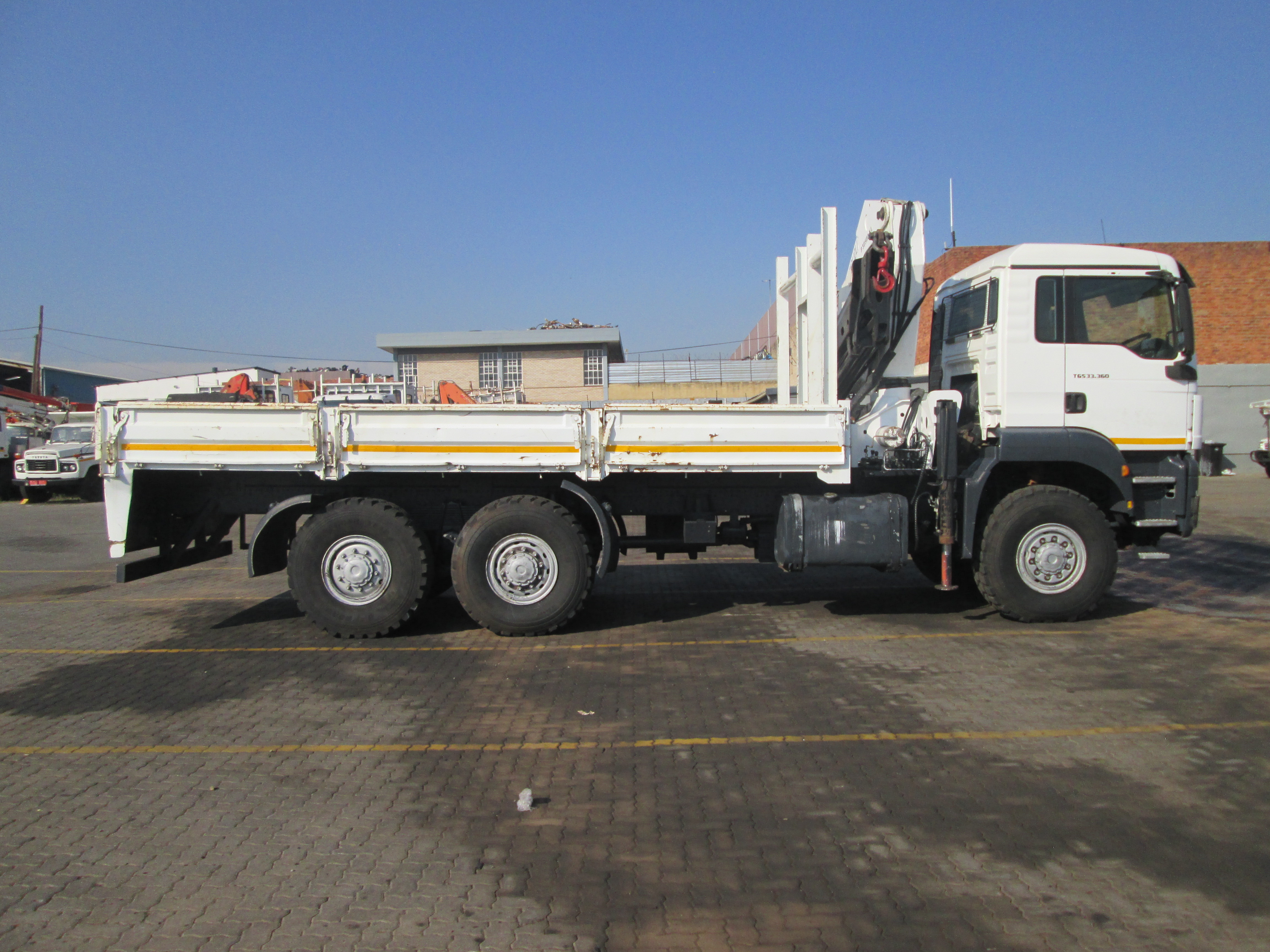 2018 MAN TGS33.360 6X6 12 TON DROPSIDE BODY WITH  BONFIGLIOLI P30500XL 163909KM - Image 8