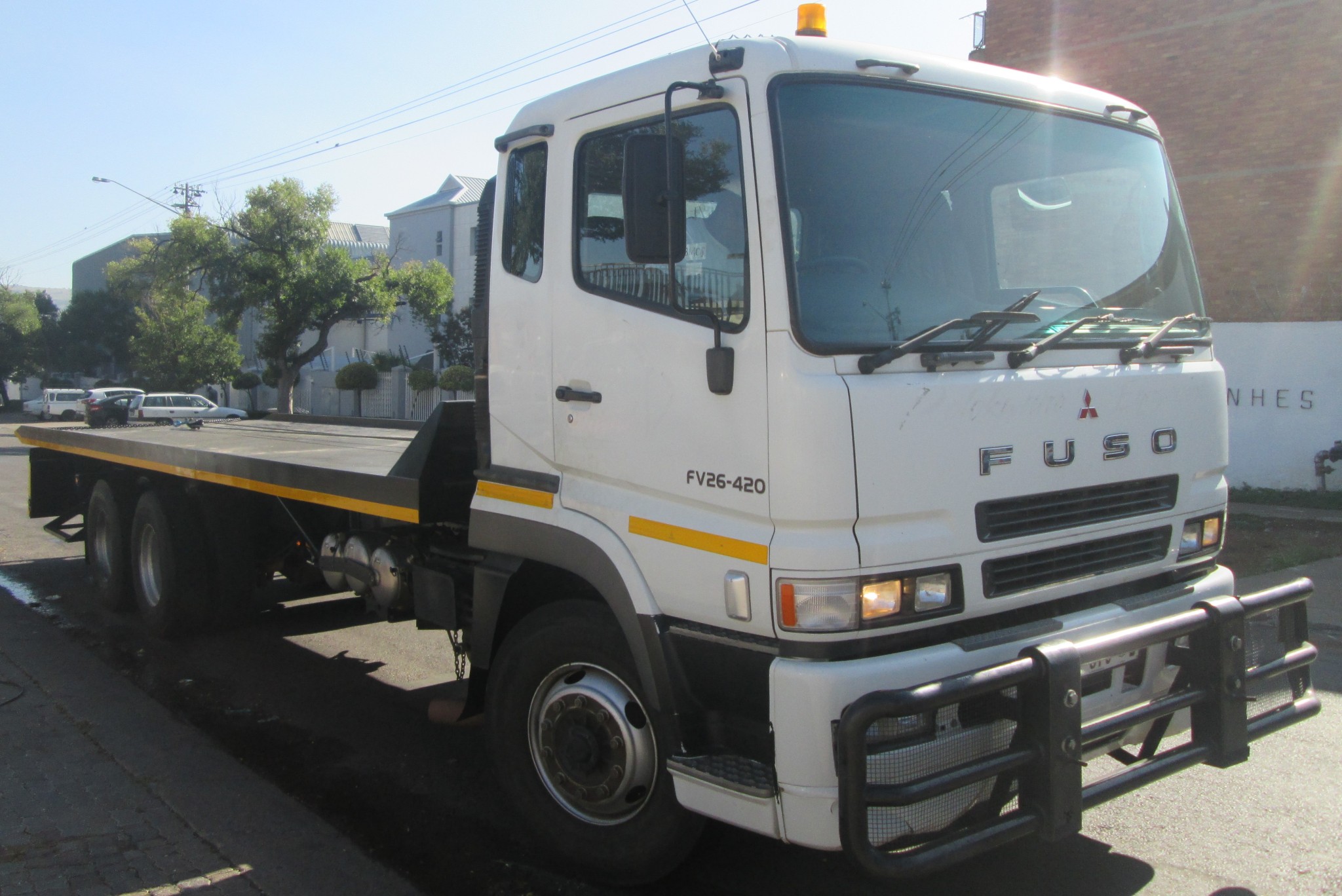 2013 MITSHUBISHI FUSO 26-420 12TON ROLLBACK
