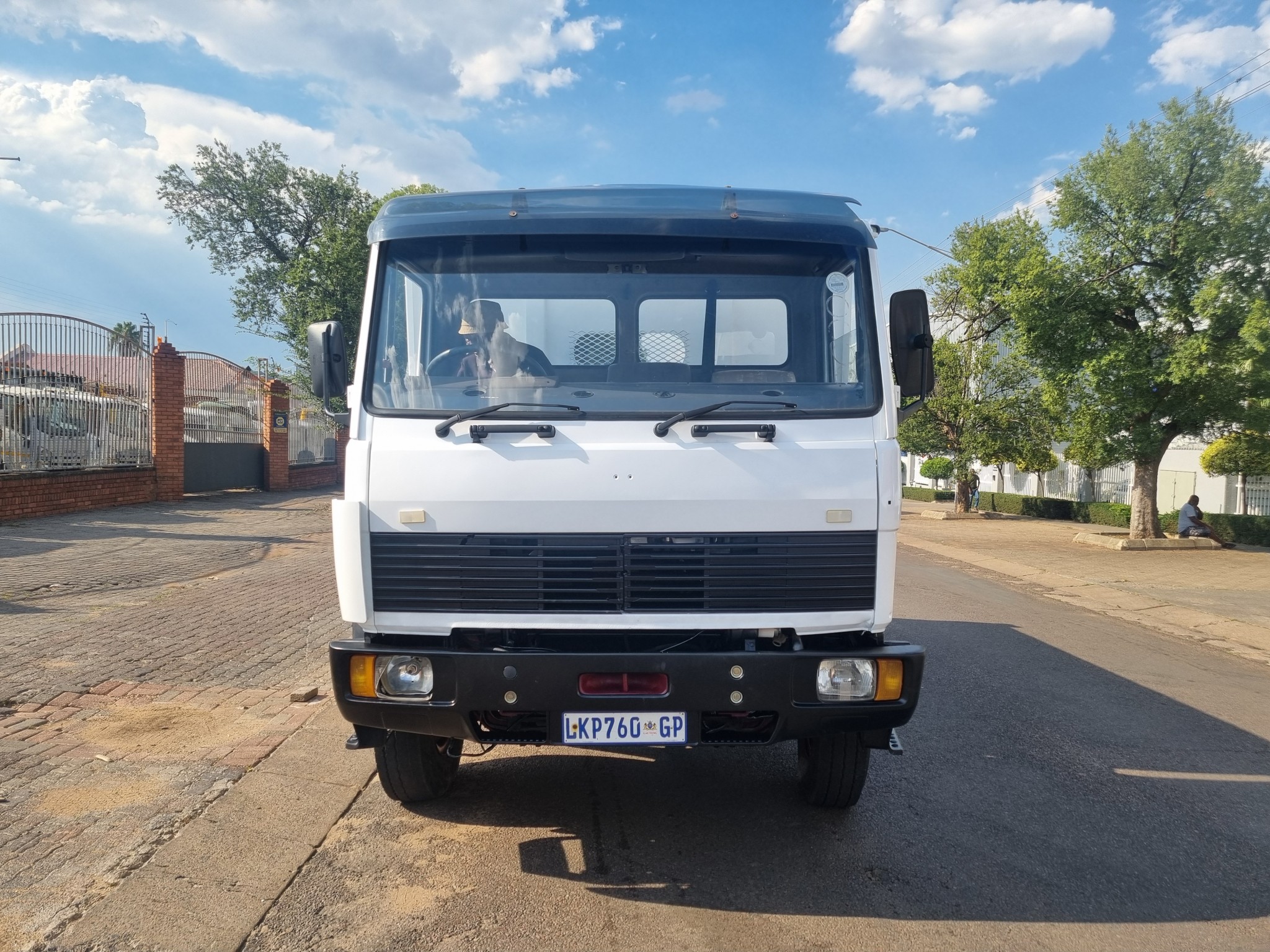 1993 MERCEDES BENZ 1214 6CUBE TIPPER - Image 2