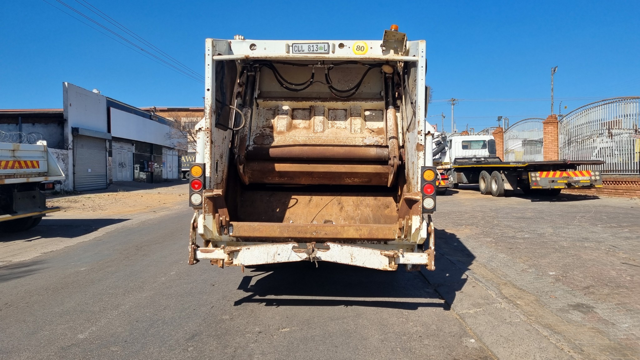 2012 UD330 COMPACTOR - Image 6