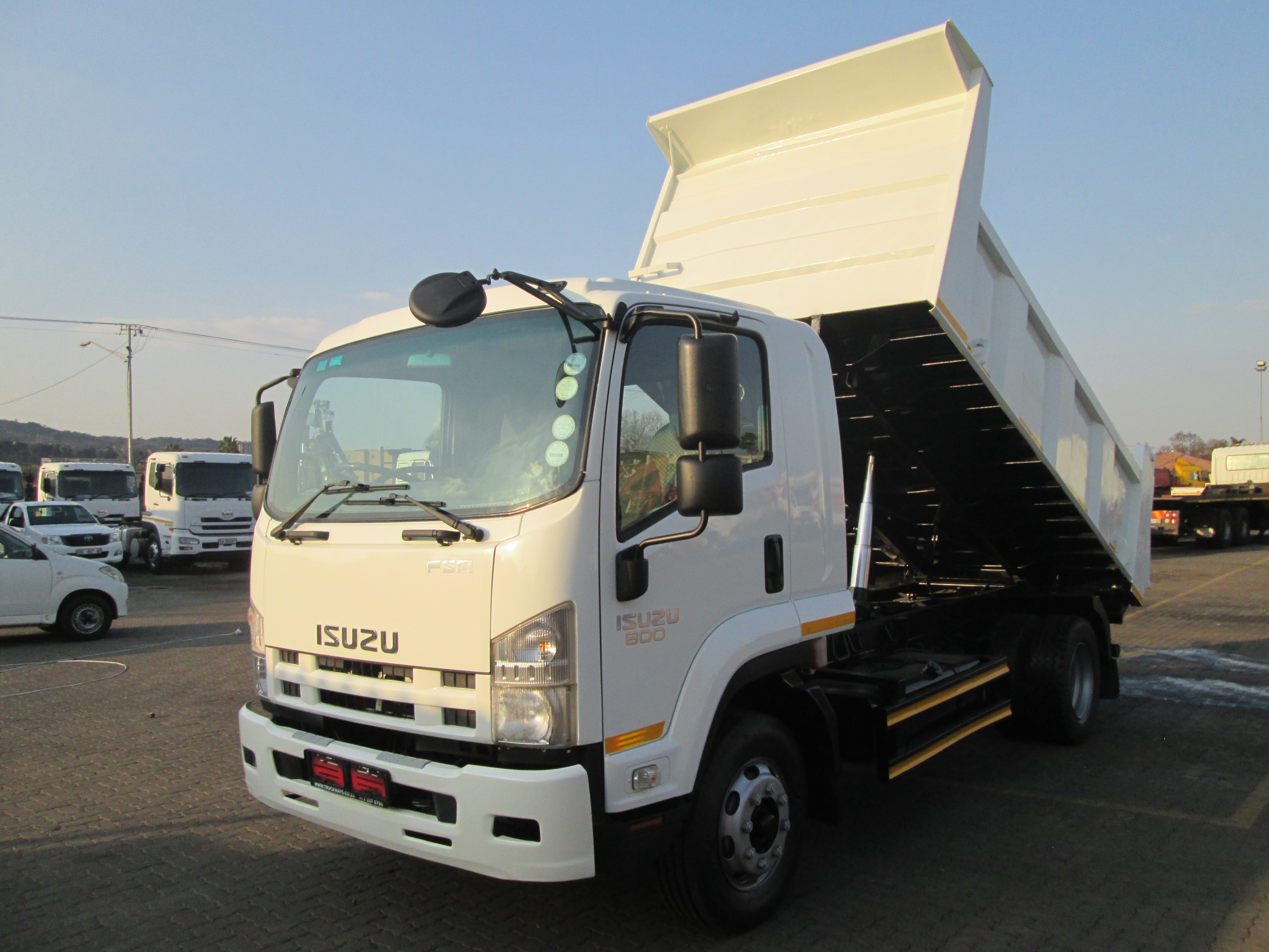 2018 ISUZU FSR800 6CUBE TIPPER 99365KM - Image 4