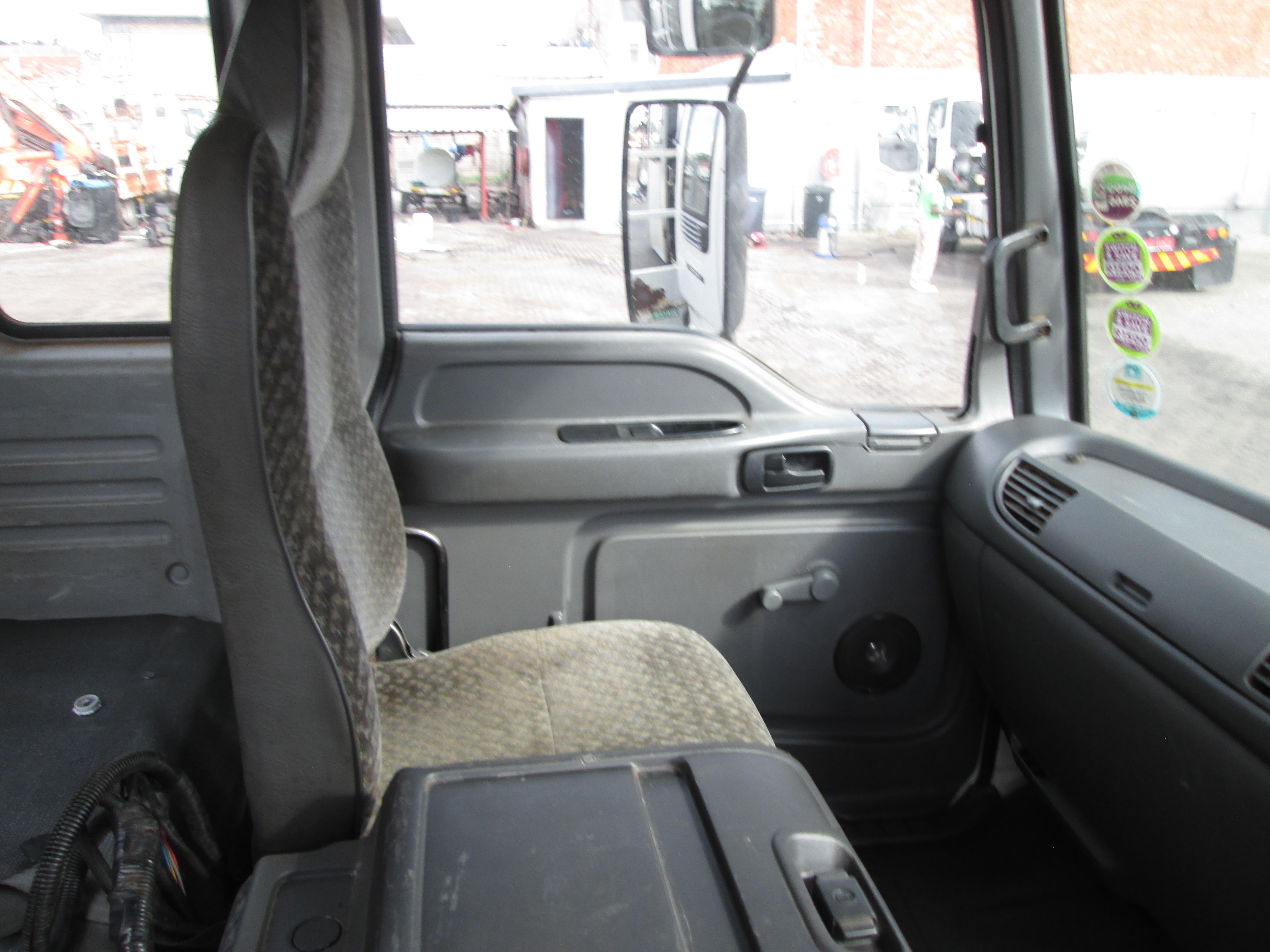 2012 ISUZU FSR700 7TON FLATDECK WITH 033T HIAB CRANE - 105296KM - Image 13