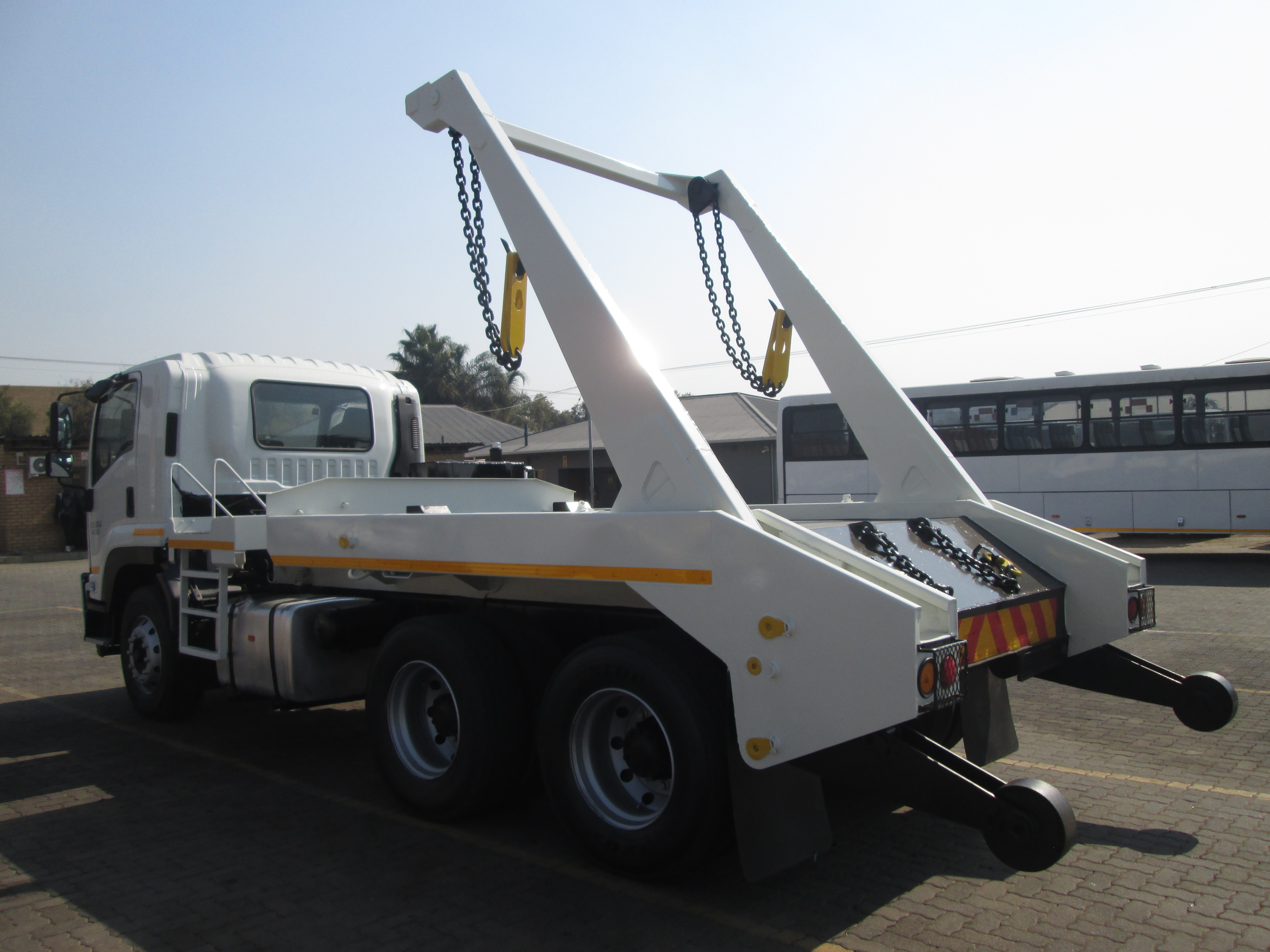 2014 ISUZU FVZ1400 16TON SKIPLOADER 152858KM - Image 5
