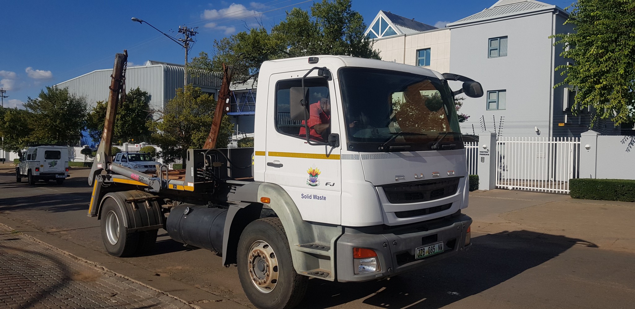 2018 FUSO FJ 16-230 8TON SKIPLOADER