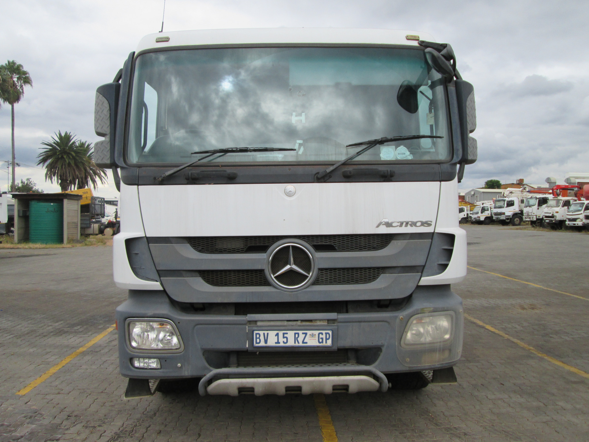 2012 MERCEDES BENZ 3344 TRUCK TRACTOR WITH PK 15500 CRANE - Image 2