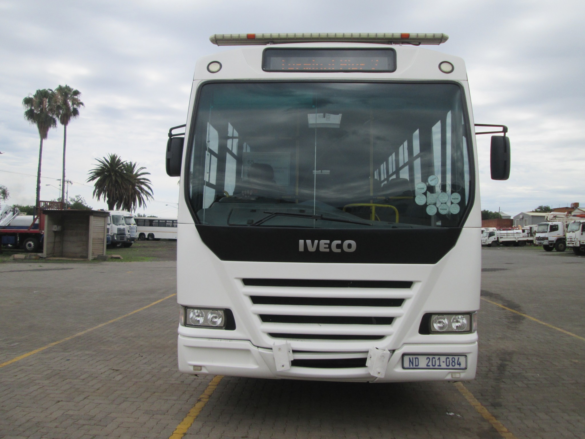 2019 IVECO AFRIWAY 18.28A 65-SEATER BUS - Image 2