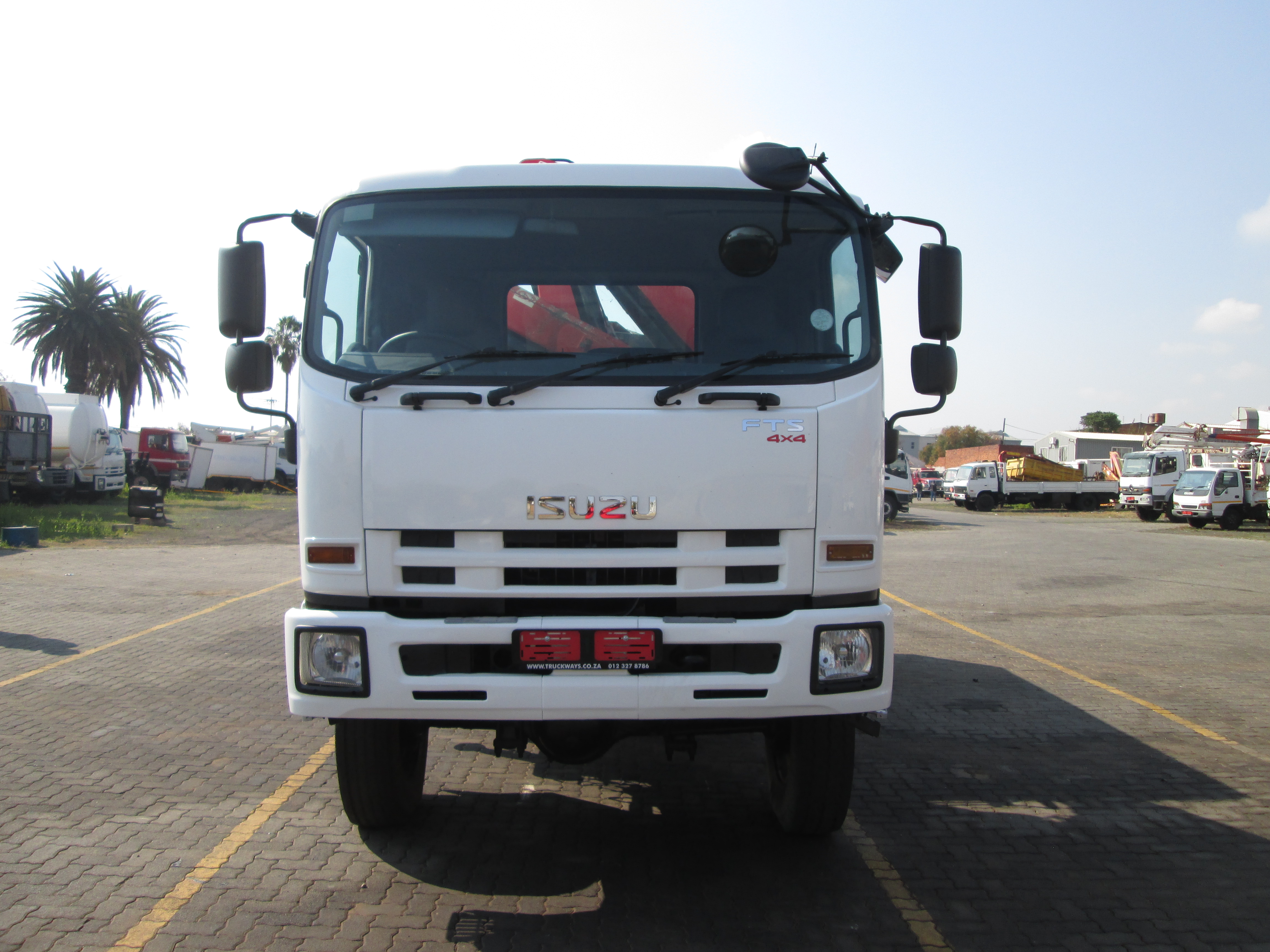 2014 ISUZU FTS750 4X4 5CUBE TIPPER DROPSIDE WITH FASSI F65 CRANE - 188628KM - Image 2