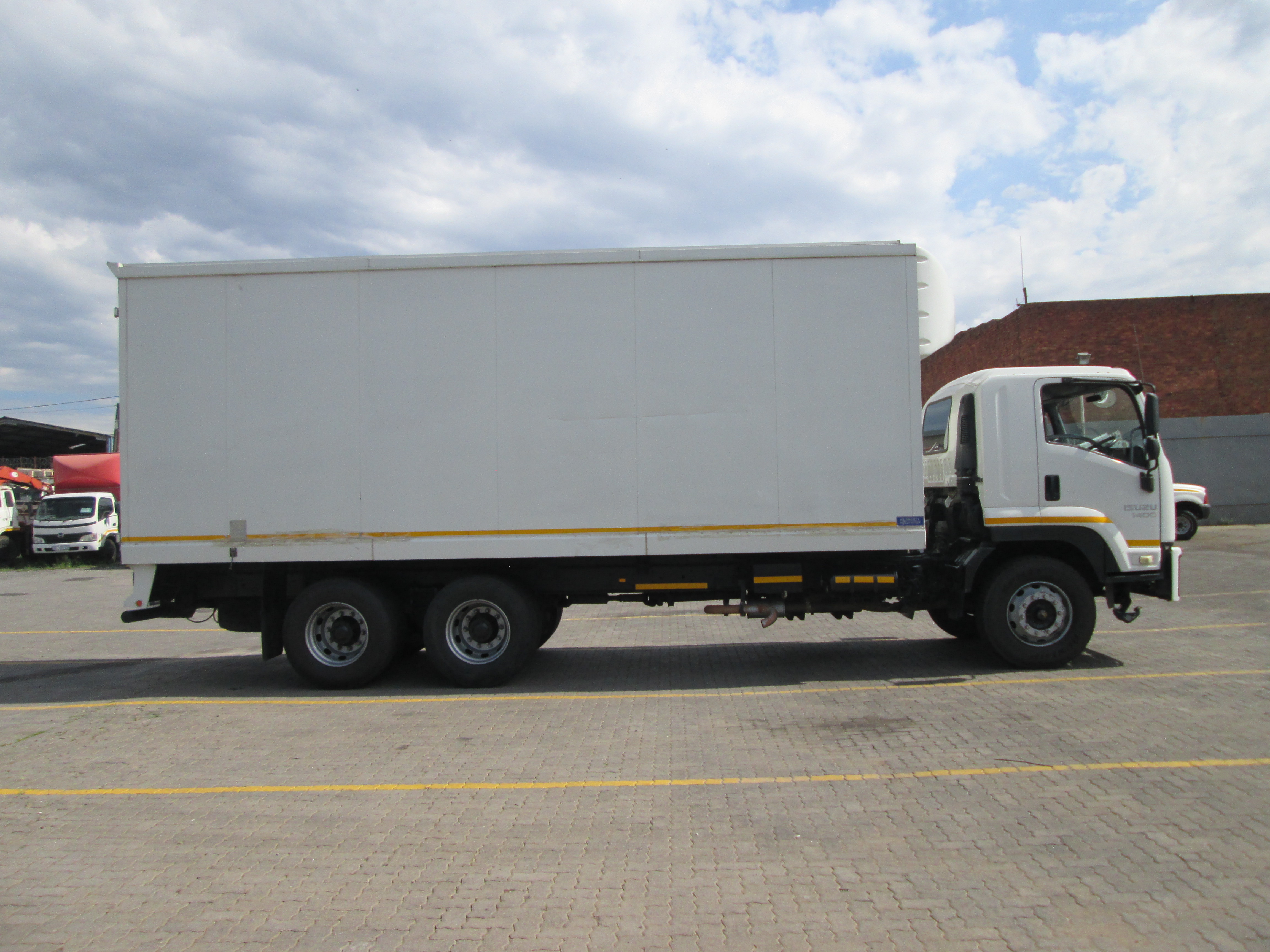 2020 ISUZU FVZ1400 14TON CLOSED BODY - Image 8