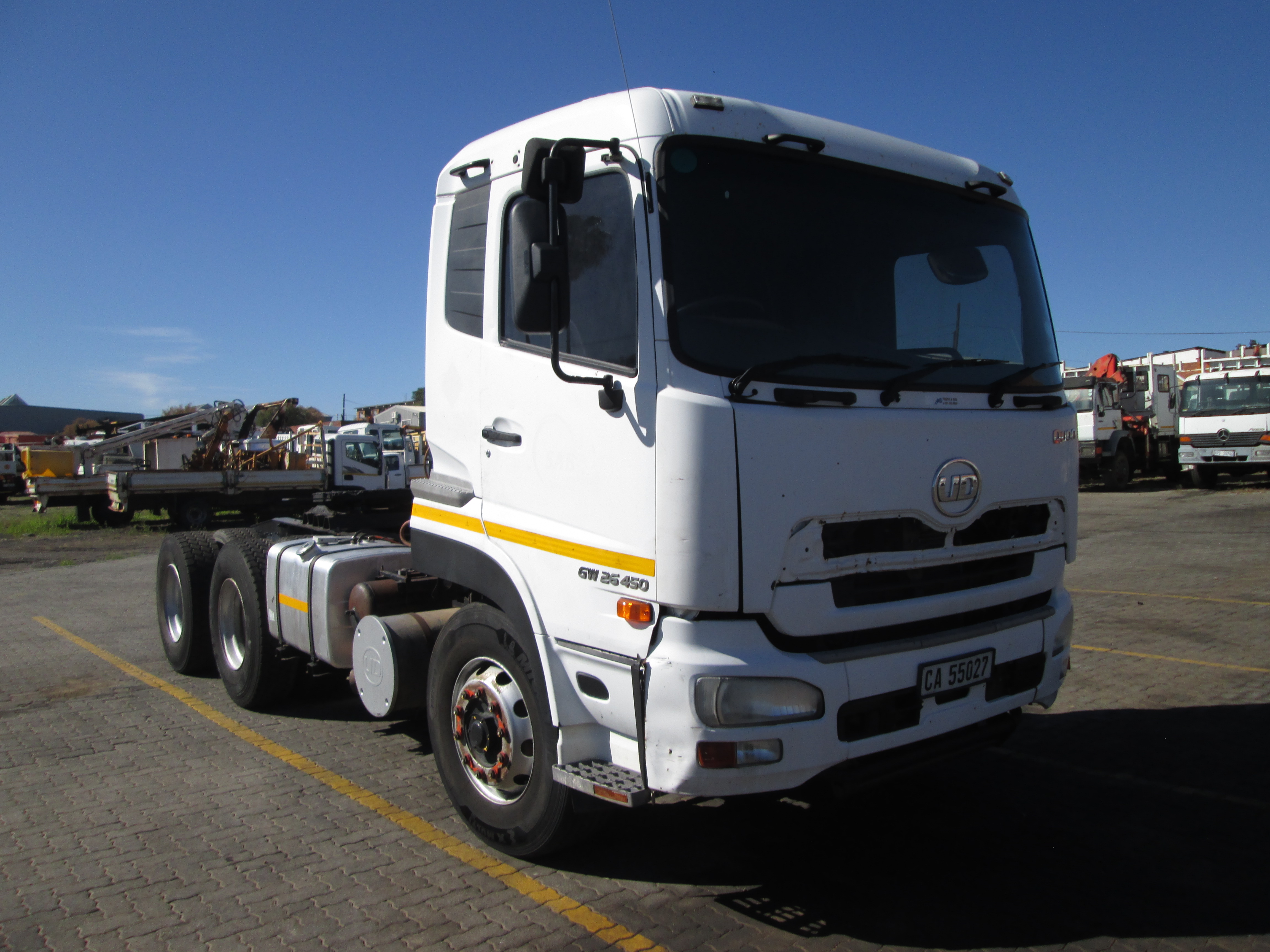 2015 UD QUON GW26-450 TRUCK TRACTOR 296557KM