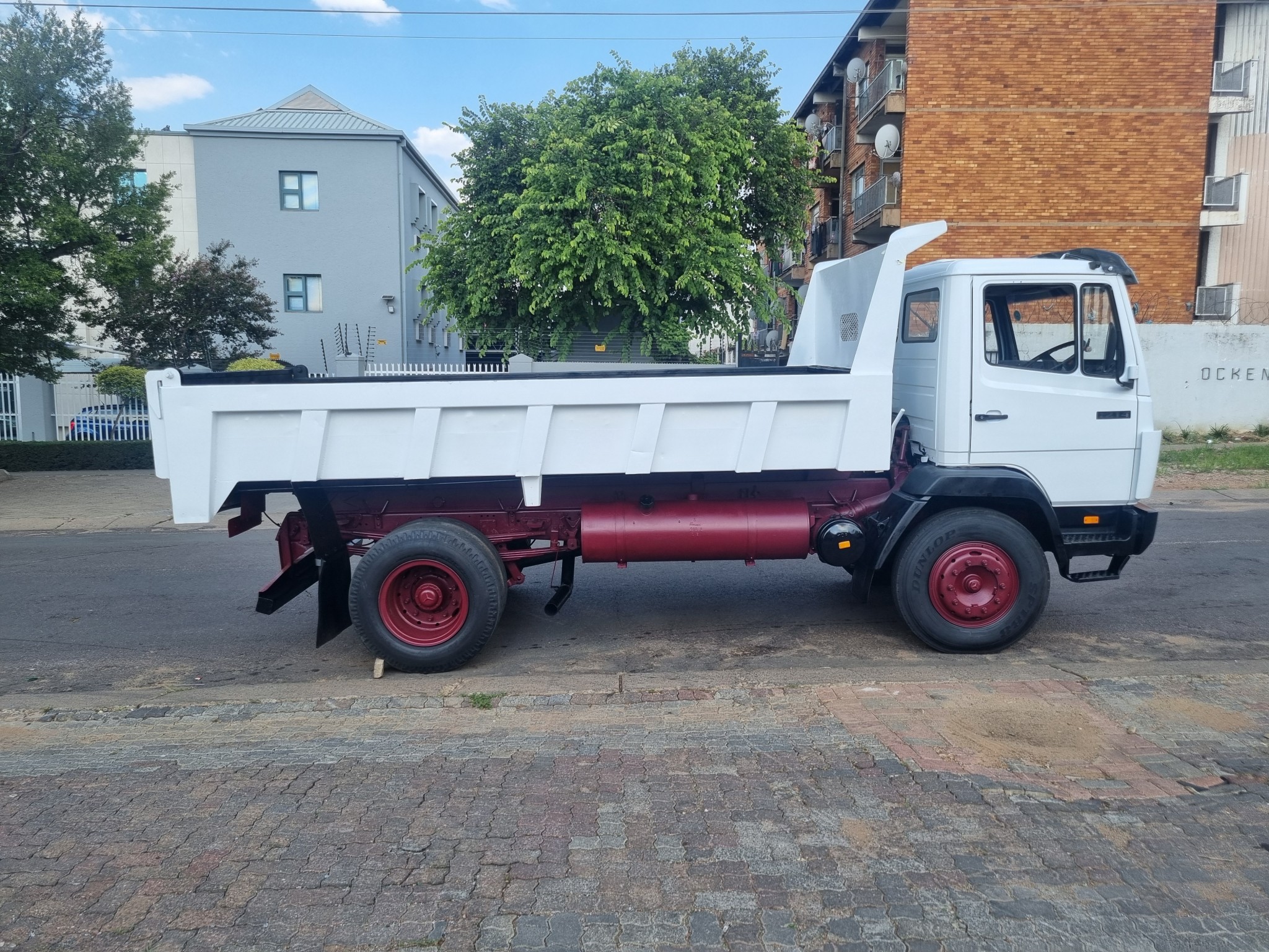 1993 MERCEDES BENZ 1214 6CUBE TIPPER - Image 8