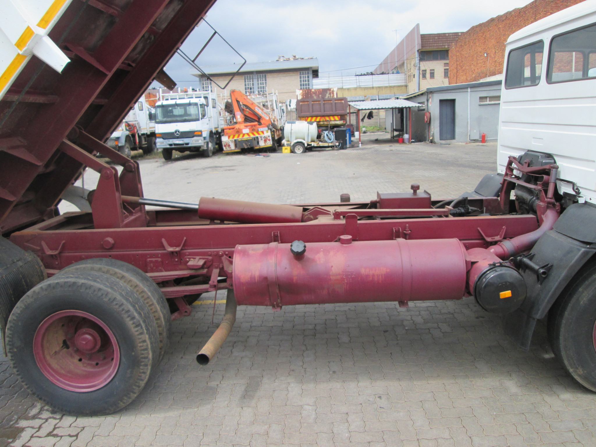 1993 MERCEDES BENZ 1214 6CUBE TIPPER - Image 17