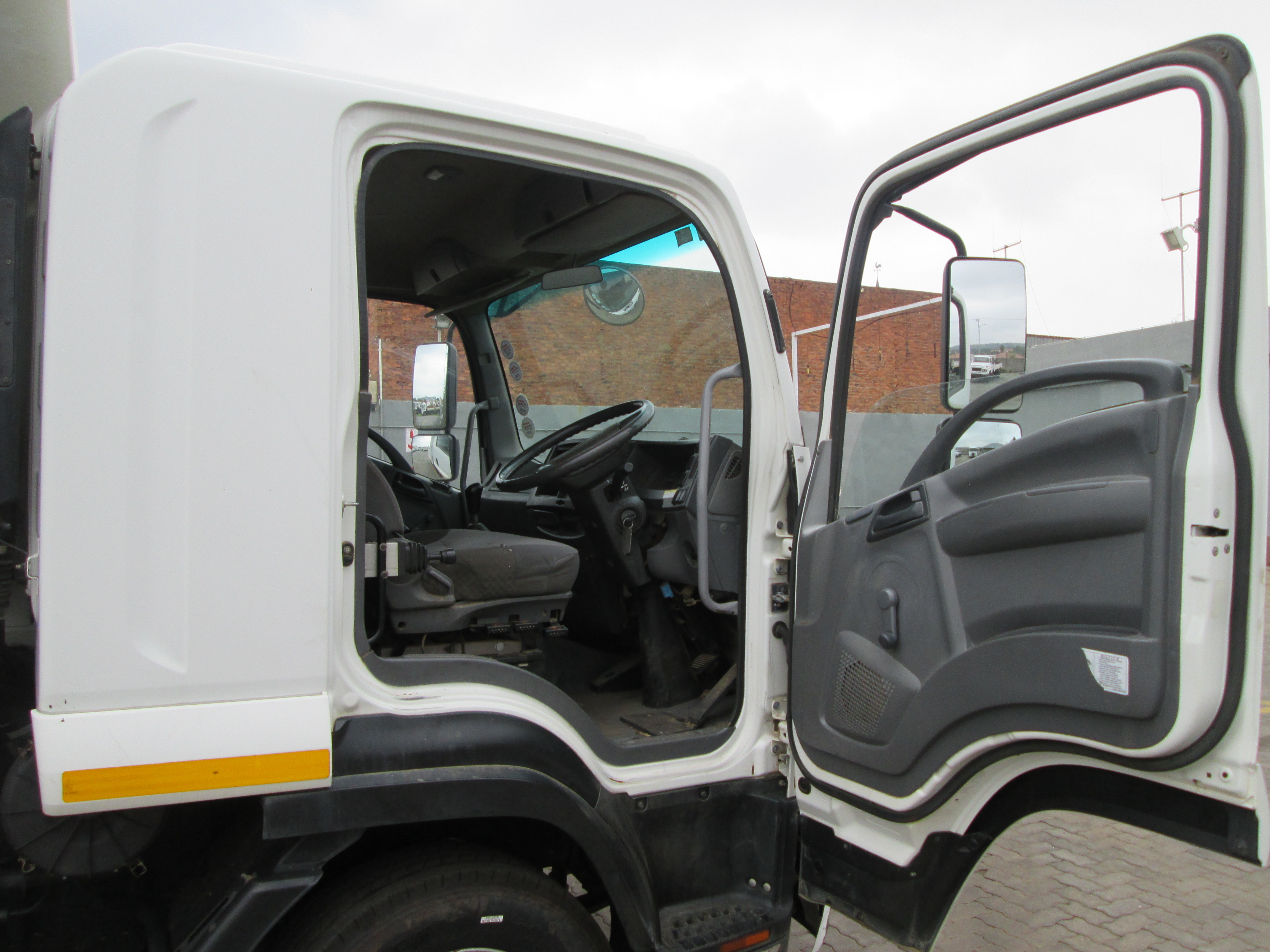 2018 ISUZU FSR800 6CUBE TIPPER - Image 9
