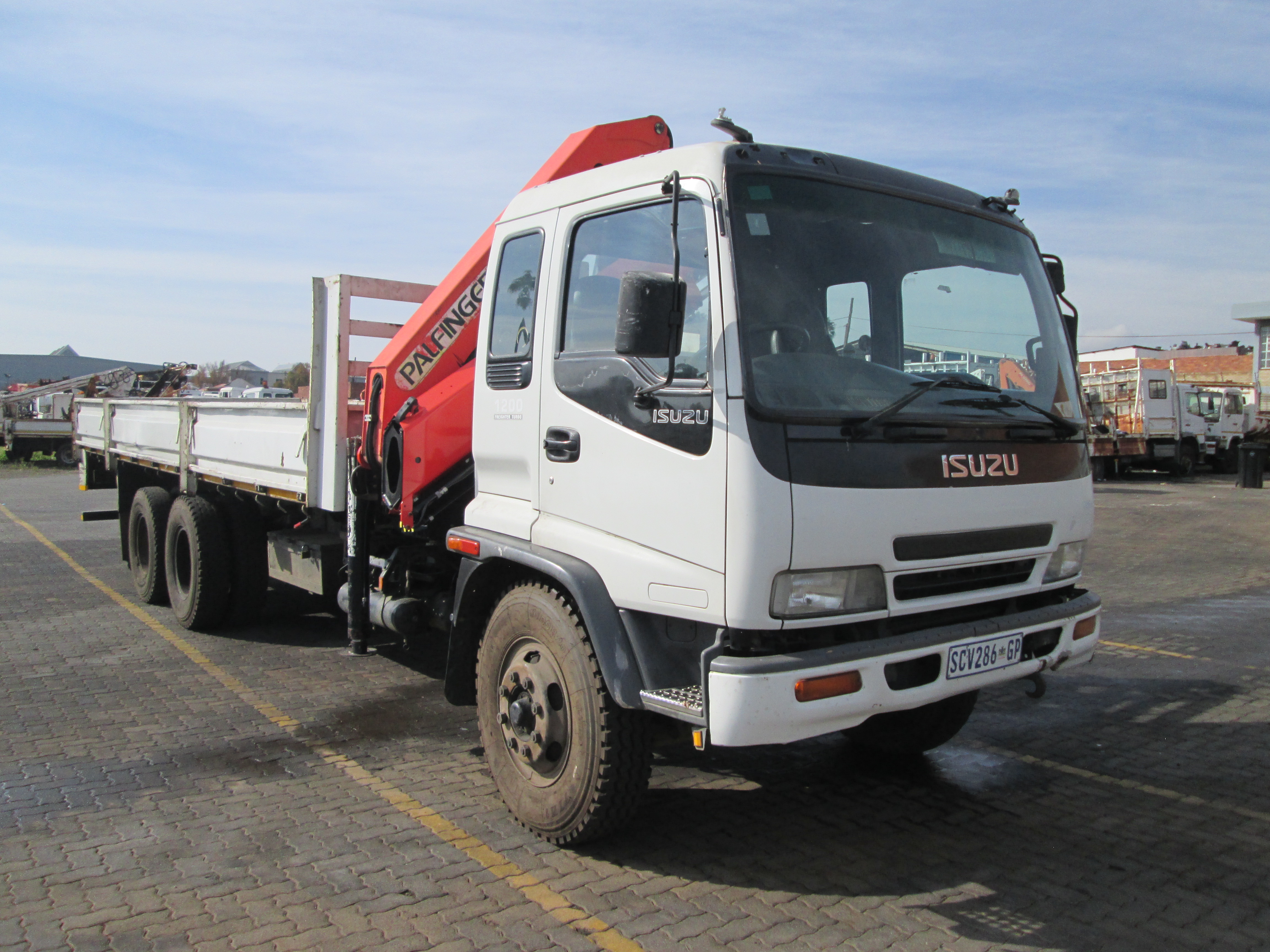 2005 ISUZU FTM1200 12TON DROPSIDE WITH PK15500 CRANE 603317KM