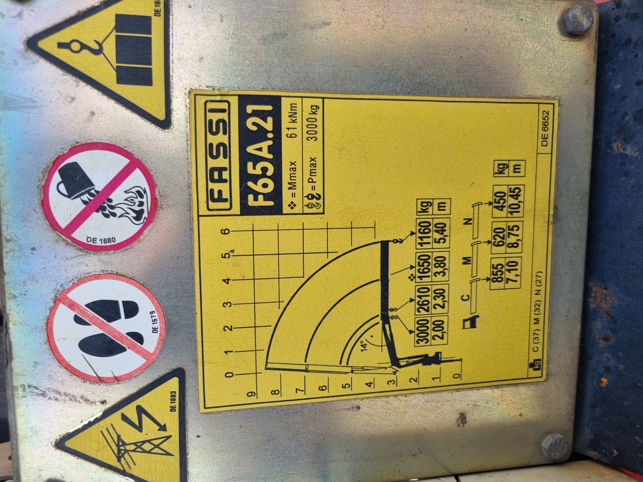 2011 UD TRUCK UD80 8TON DROPSIDE WITH FASSI F65 CRANE & CREWCAB - Image 8