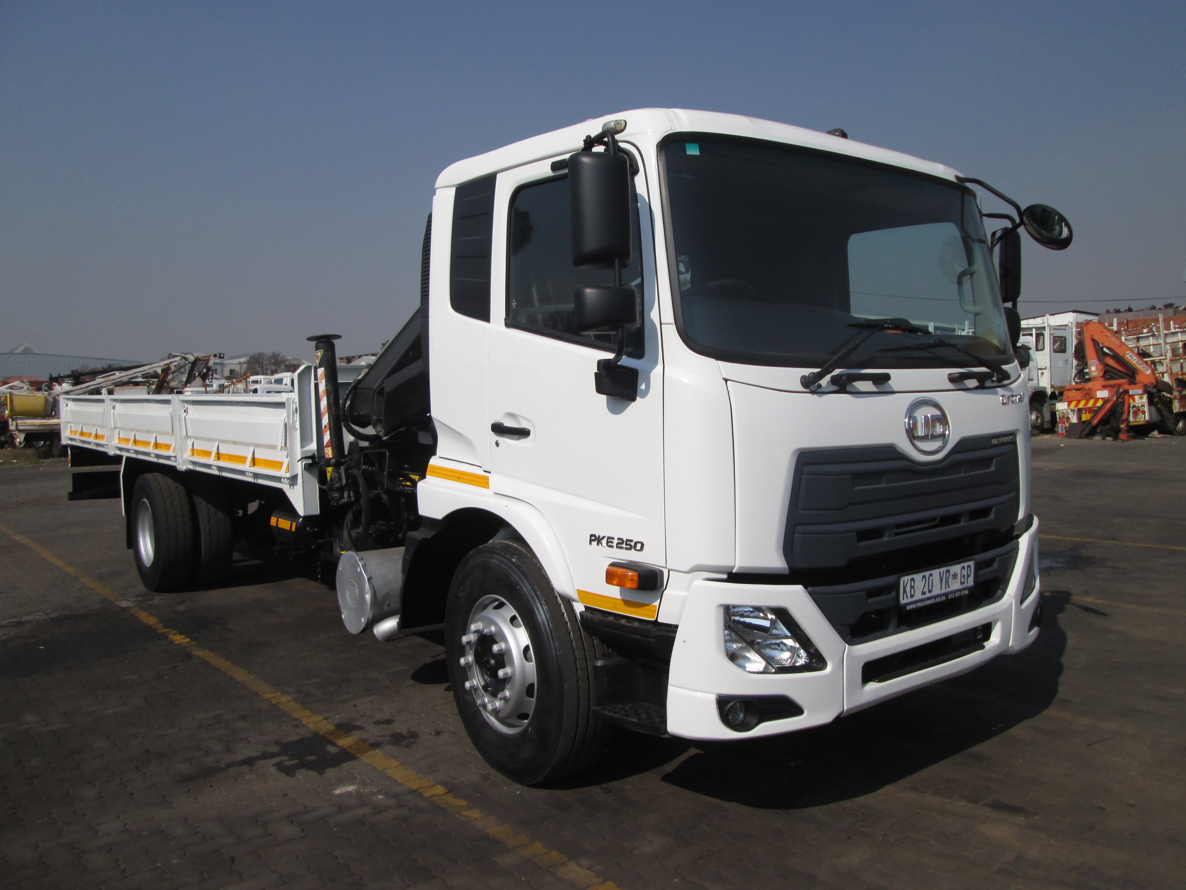 2017 UD PKE250 CRONER 8TON DROPSIDE WITH HIAB X CL 8-1 85386KM