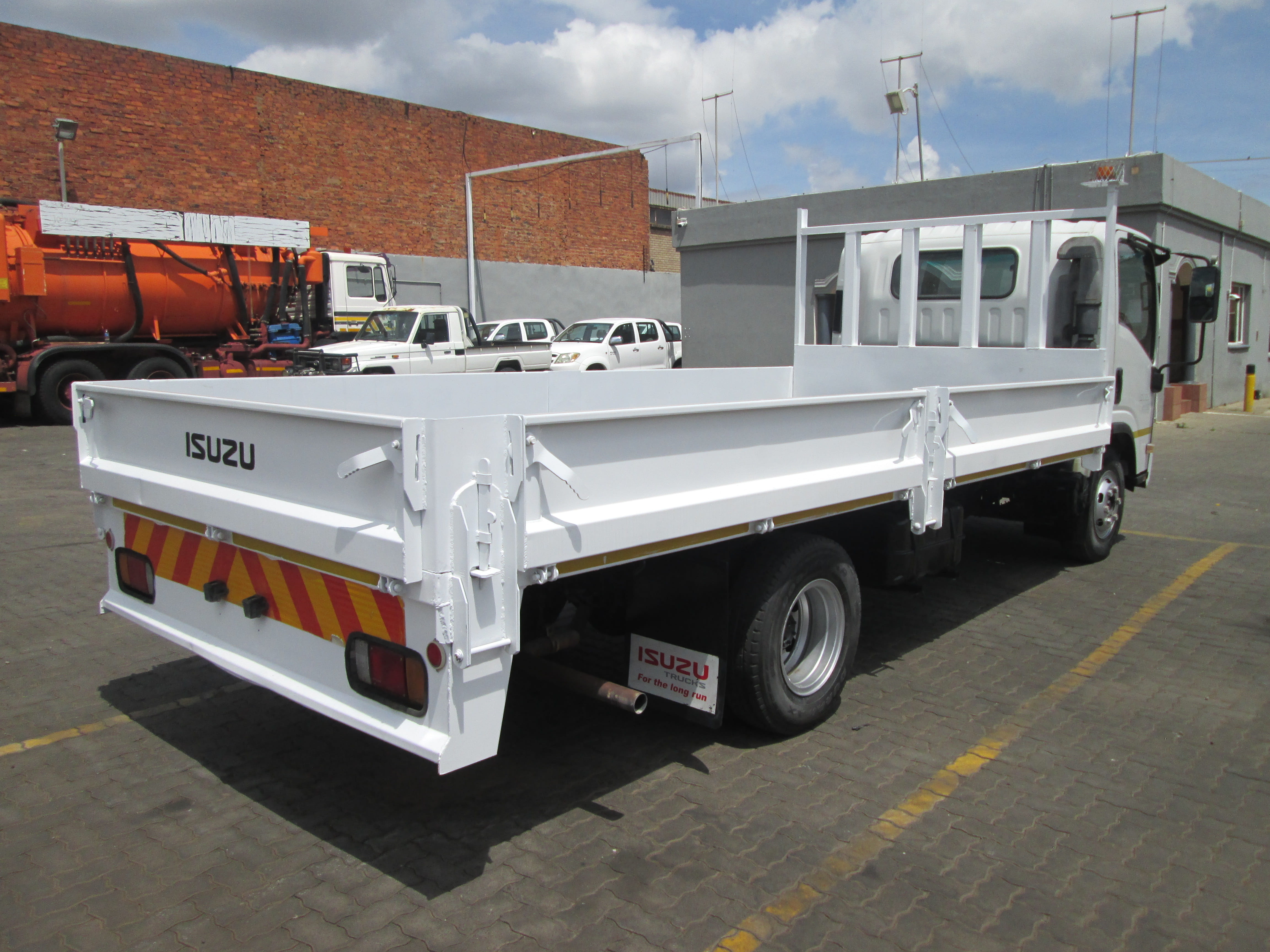2012 ISUZU NPR400 4TON DROPSIDE BODY TRUCK 98064KM - Image 8