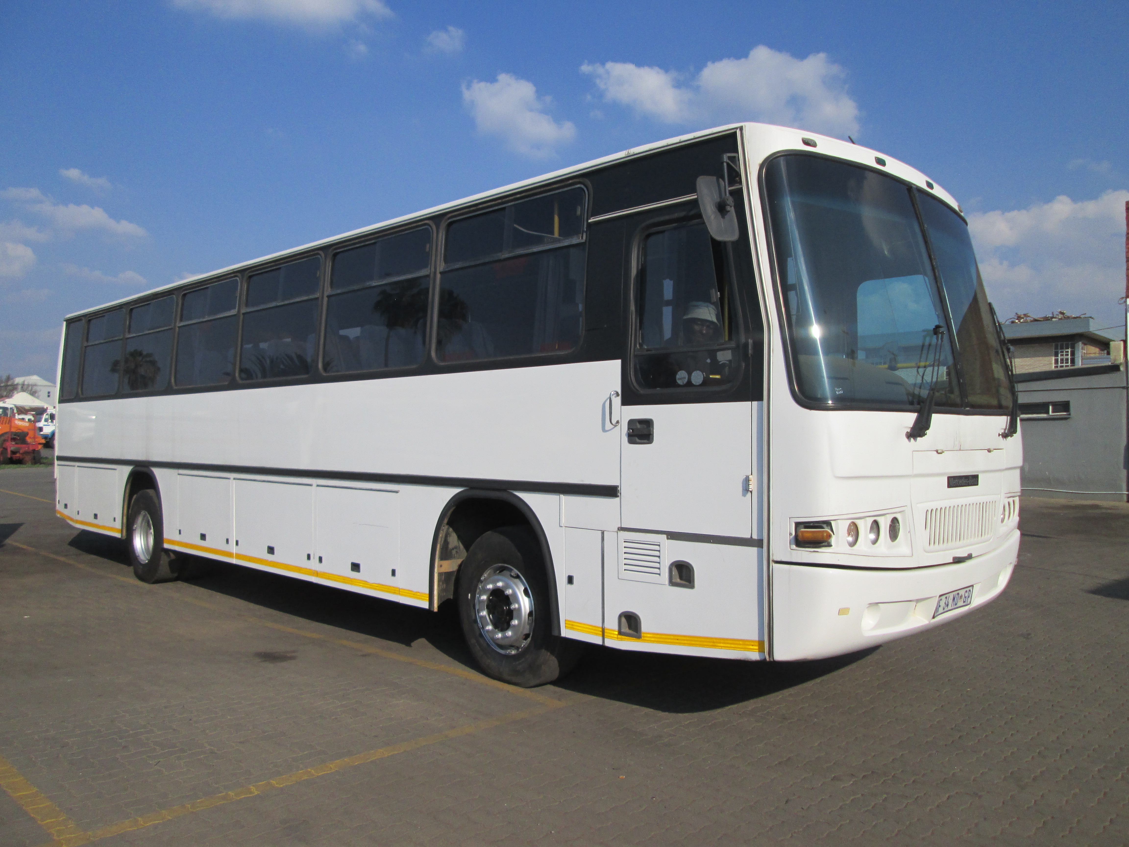 2009 MERCEDES BENZ 1730 60-SEATER BUS