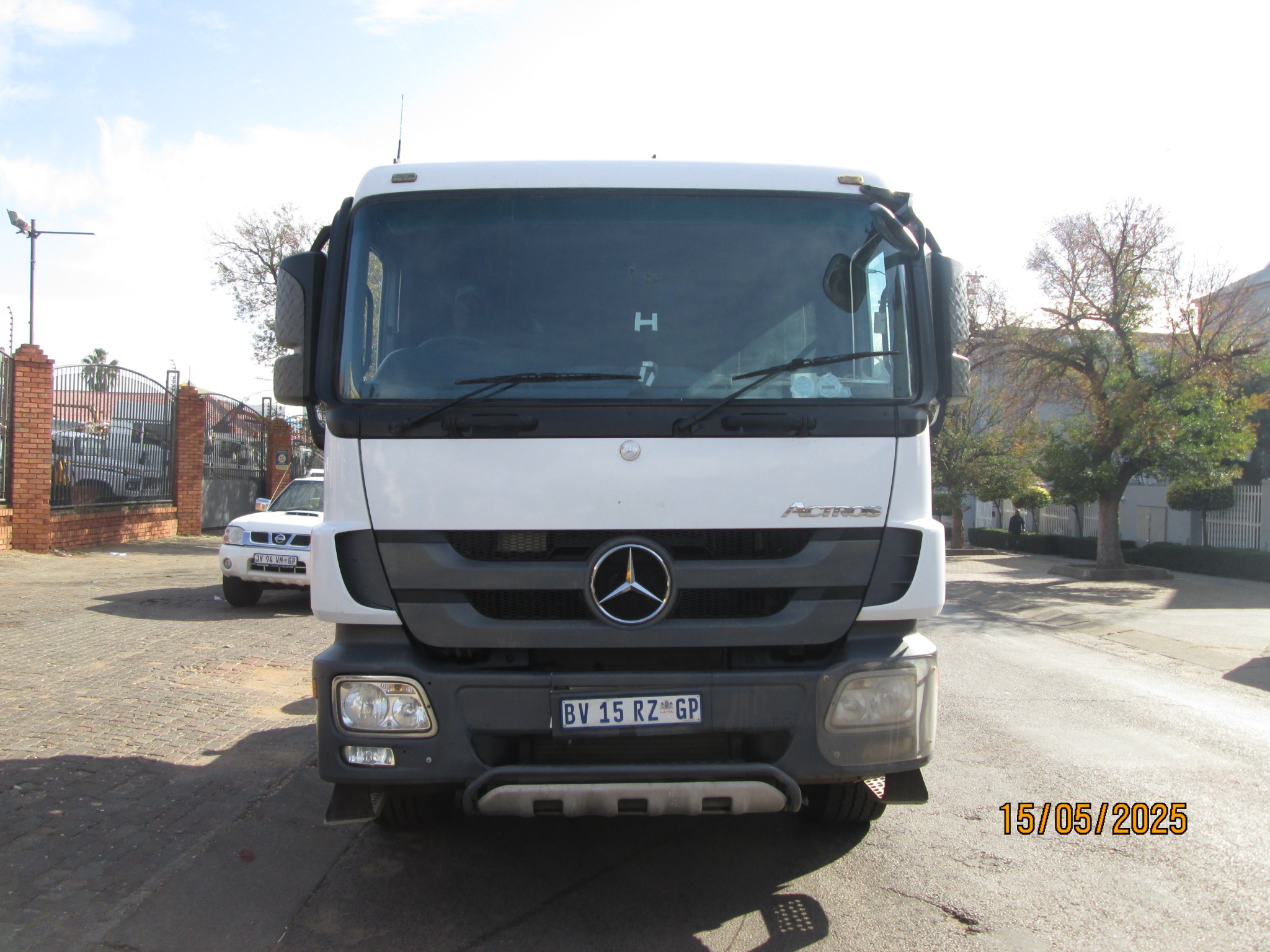 2012 MERCEDES BENZ 3344 TRUCK TRACTOR WITH PK 15500 CRANE - Image 2