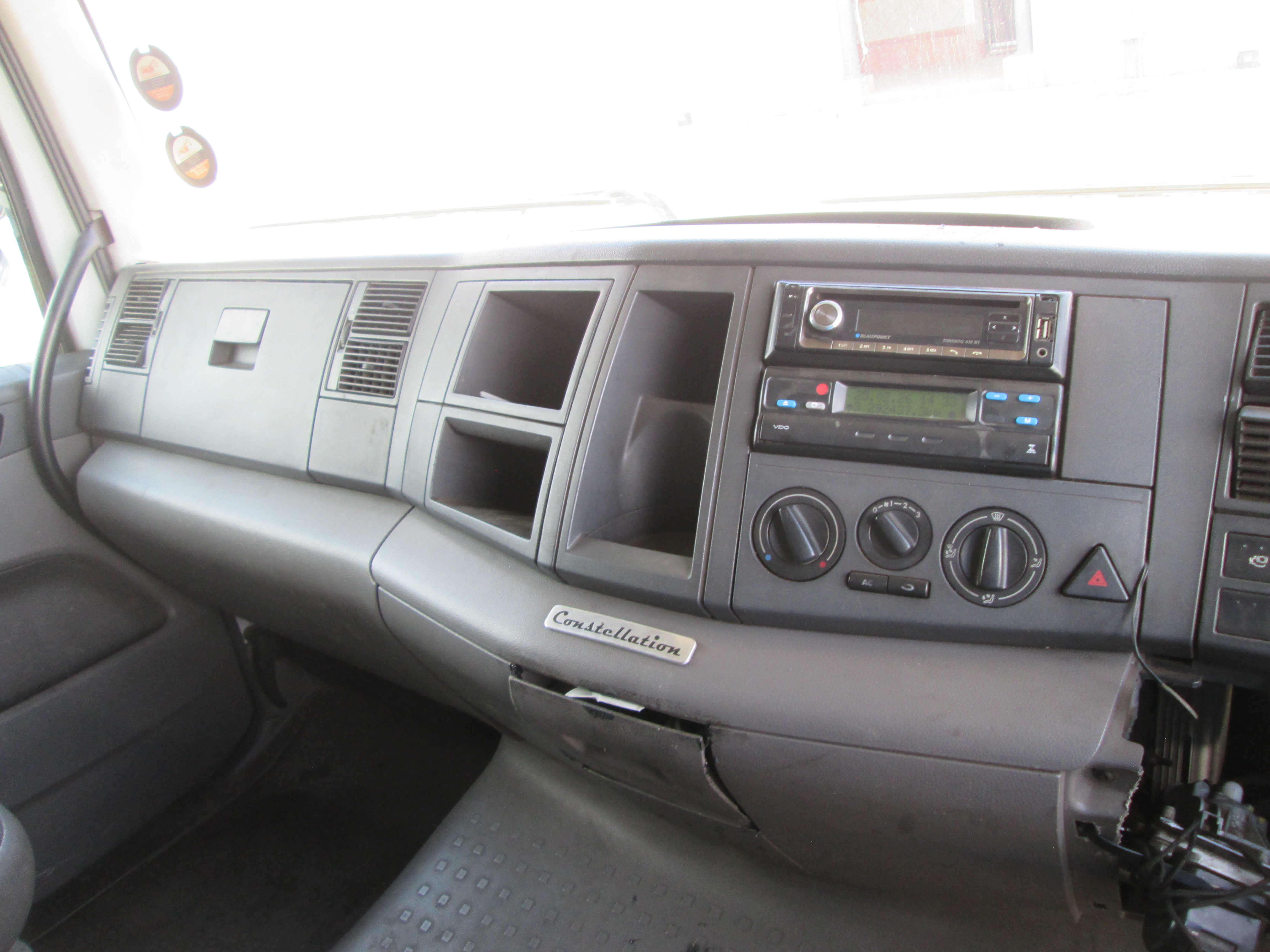 2016 VW CONSTELLATION 24.250 12TON CURTAIN SIDES - 292437KM - Image 13