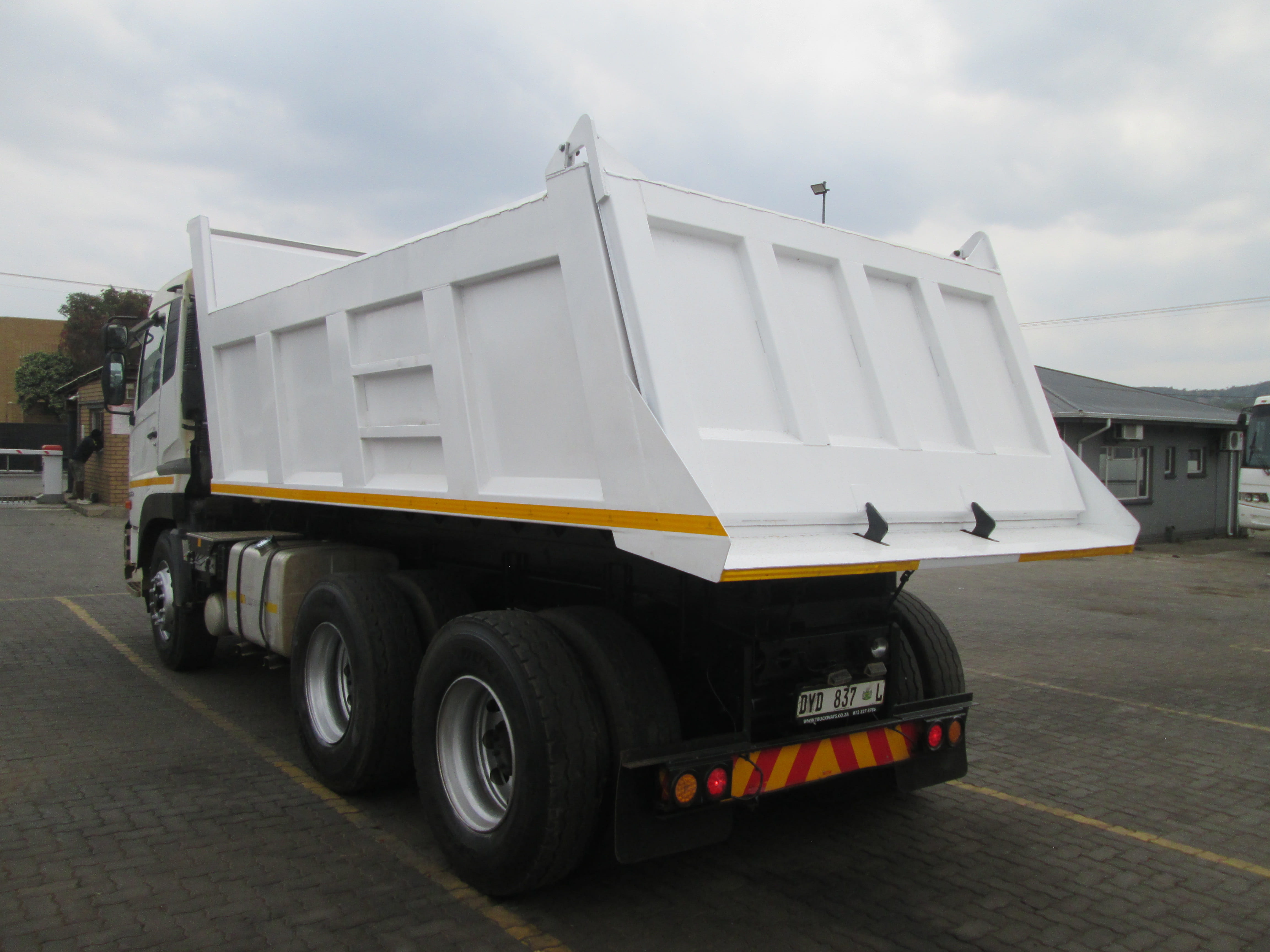 2018 UD QUON GW26-450 10 CUBE TIPPER 366033KM - Image 5