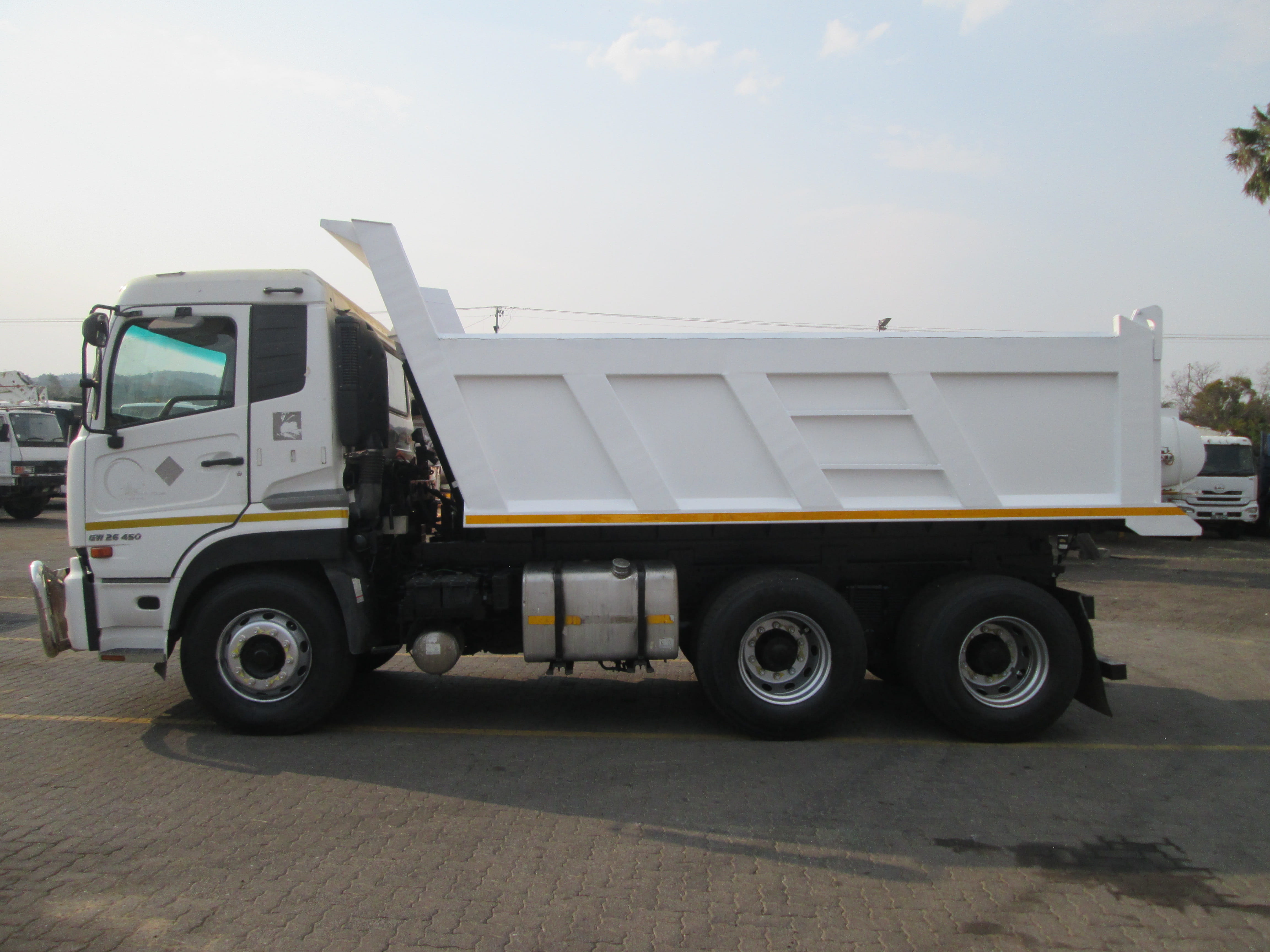 2018 UD QUON GW26-450 10 CUBE TIPPER 406565KM - Image 4