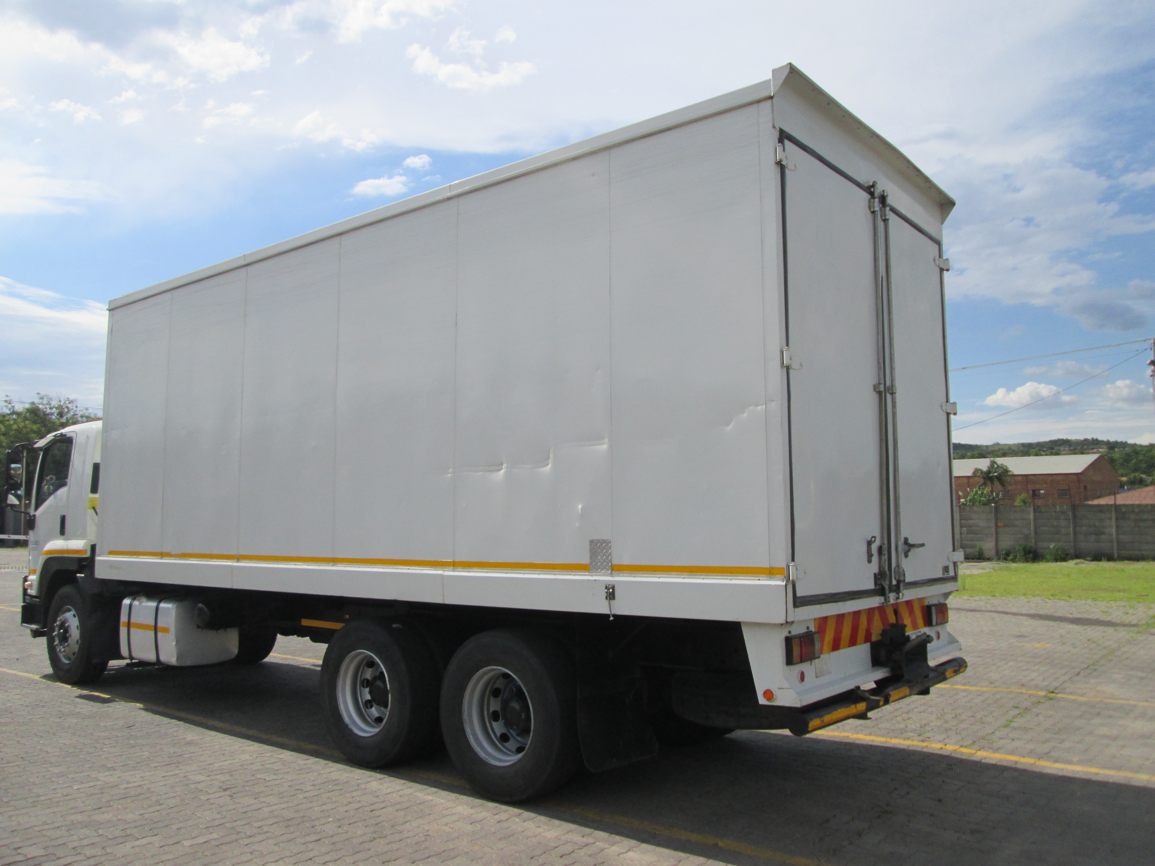 2020 ISUZU FVZ1400 14TON CLOSED BODY - Image 5