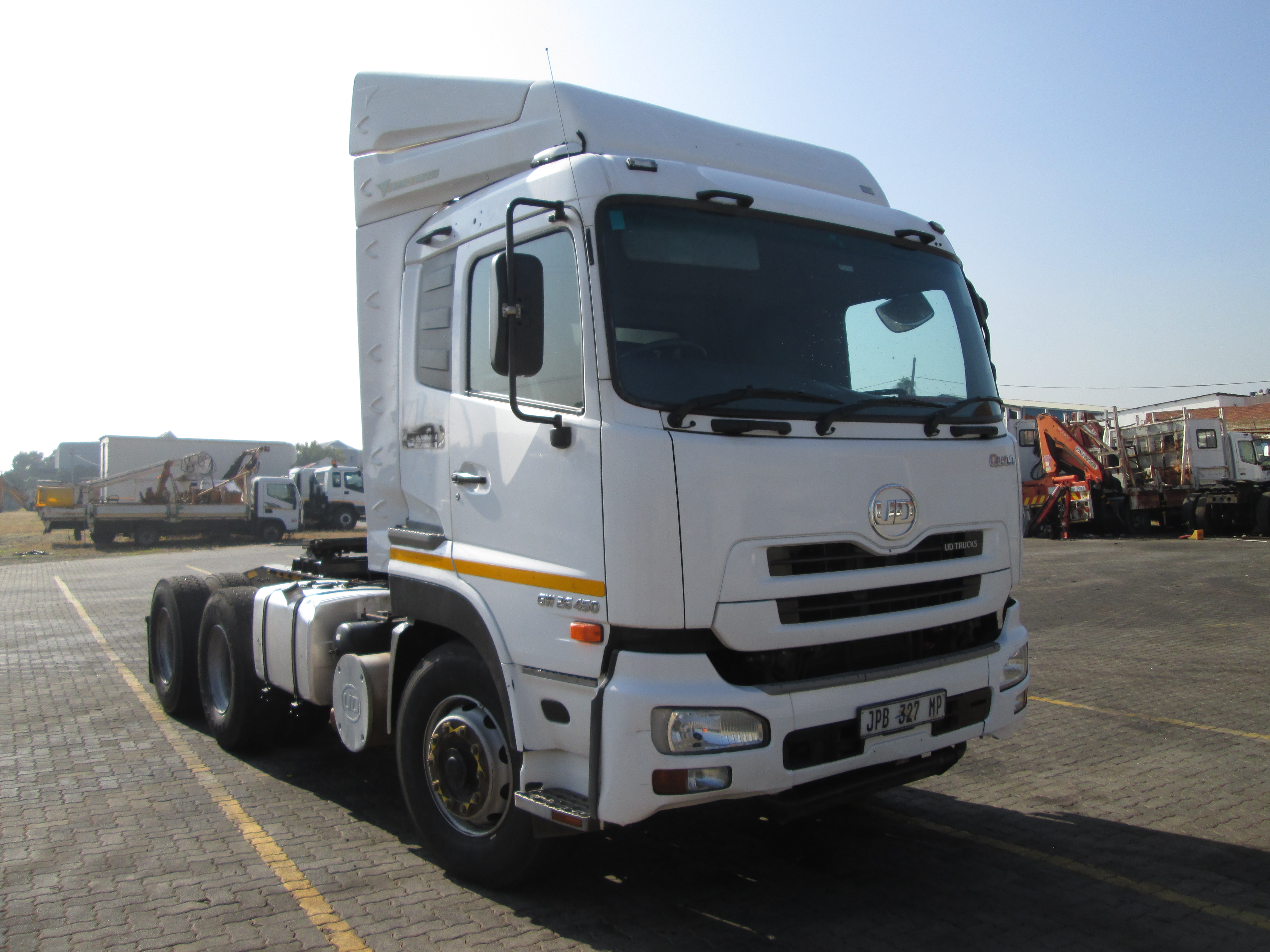 2018 UD QUON GW26-450 TRUCK TRACTOR 313060KM - Image 1