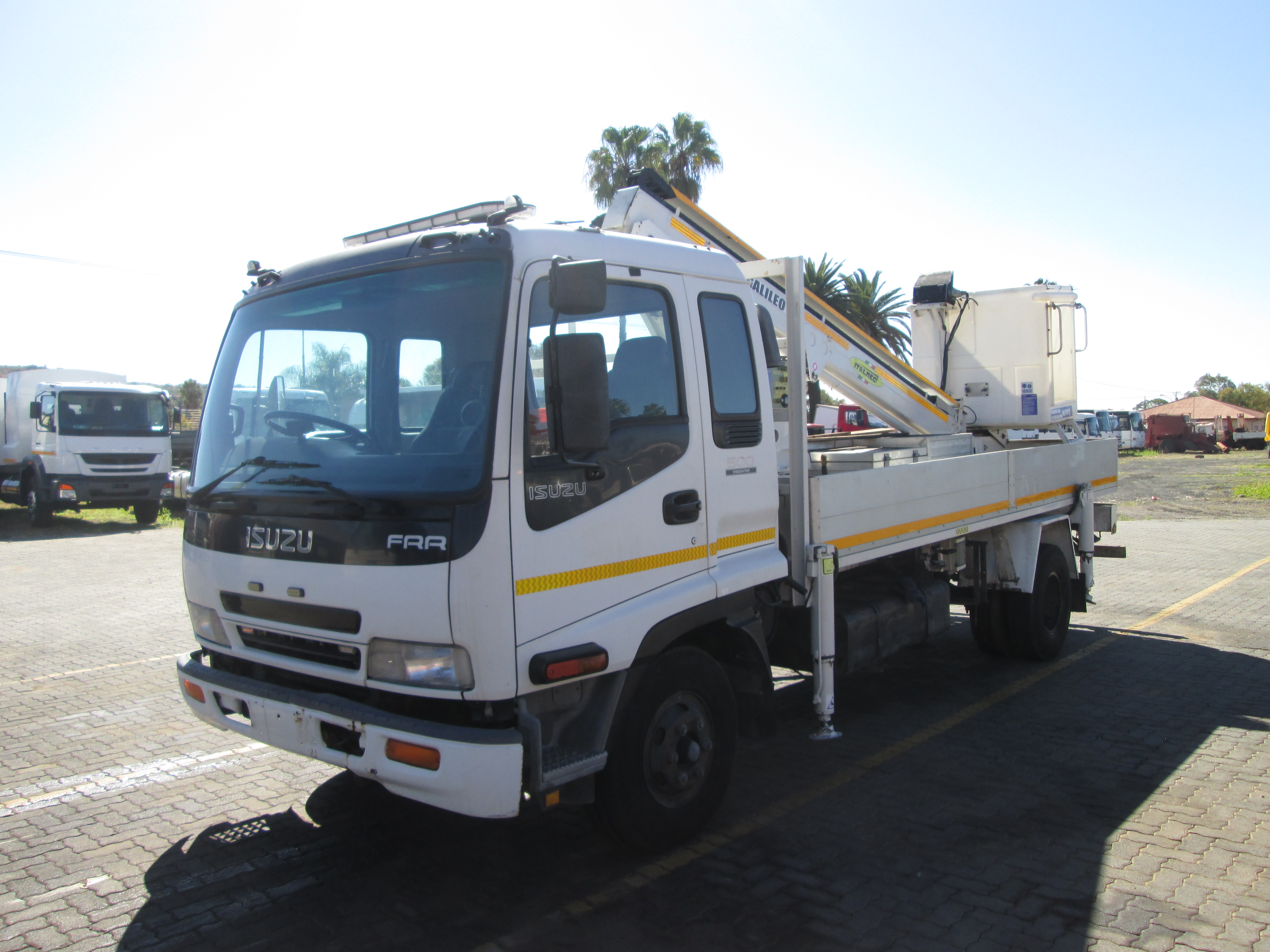 2009 ISUZU FRR500 FRIGHTER 5TON WITH GALILEO ITALMEC 16M REACH CHERRY PICKER - 240169KM - Image 3
