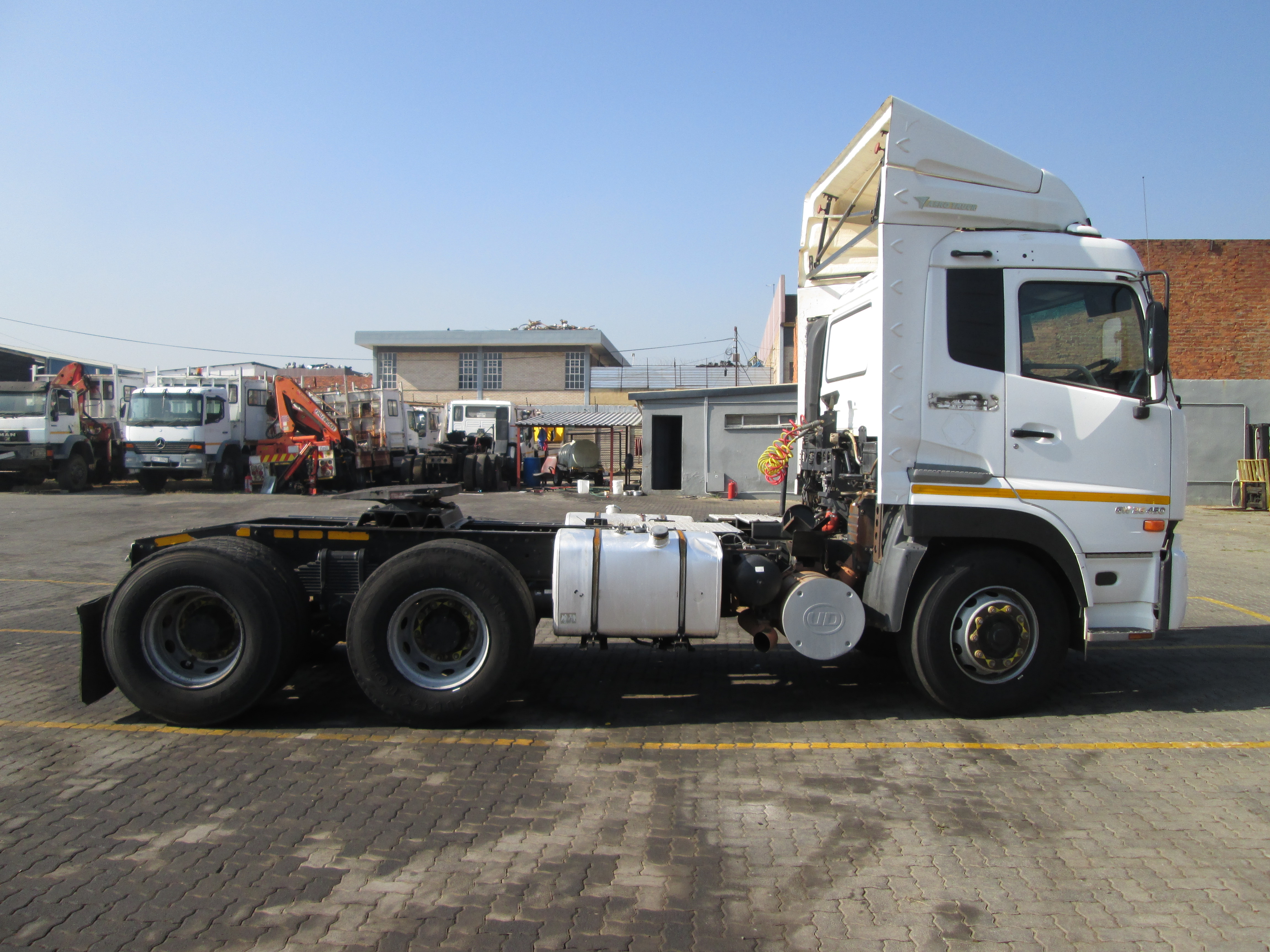 2018 UD QUON GW26-450 TRUCK TRACTOR 313060KM - Image 8