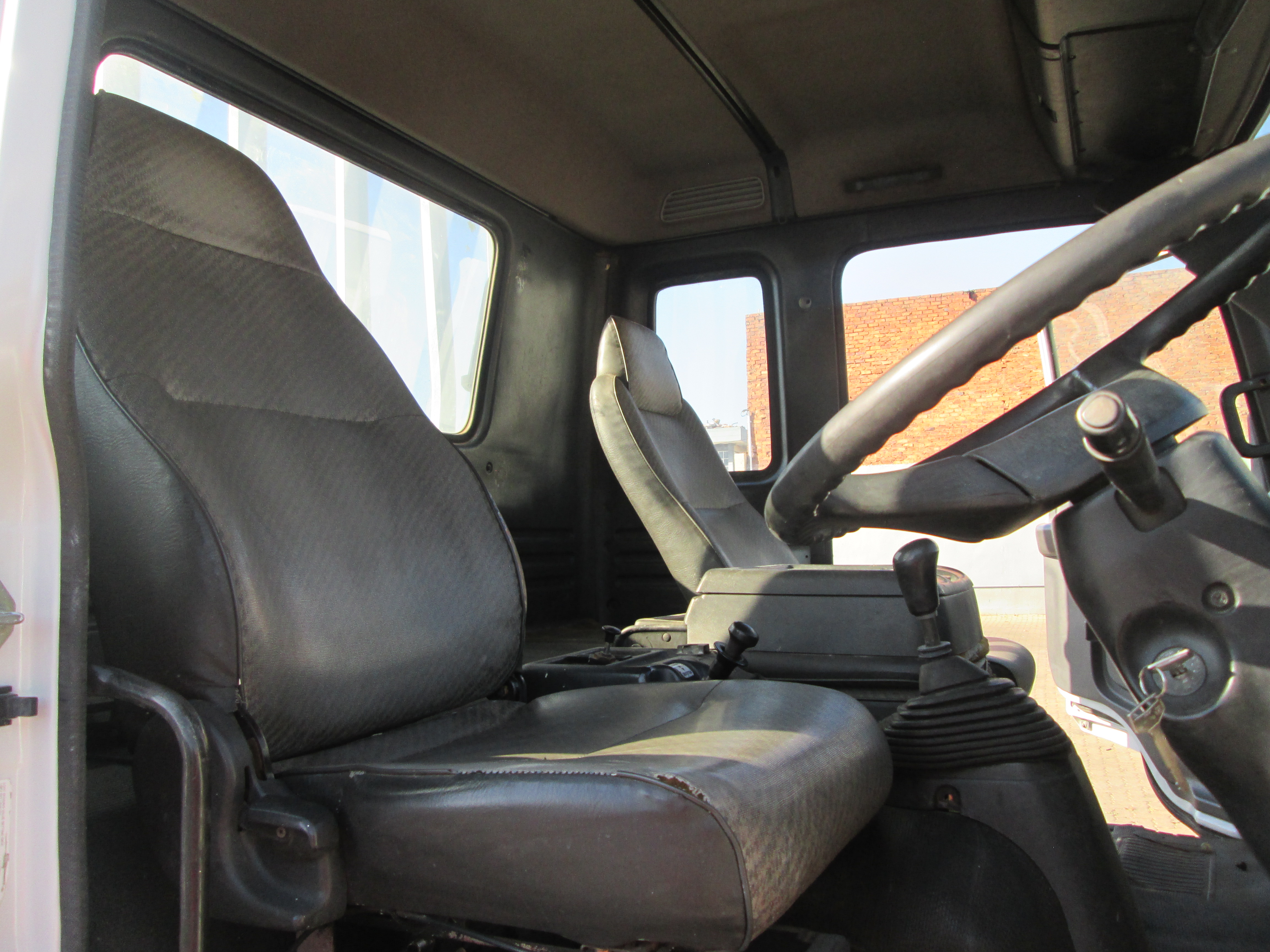 2000 ISUZU FTR800 8TON DROPSIDE BODY TRUCK - 099241KM - Image 11