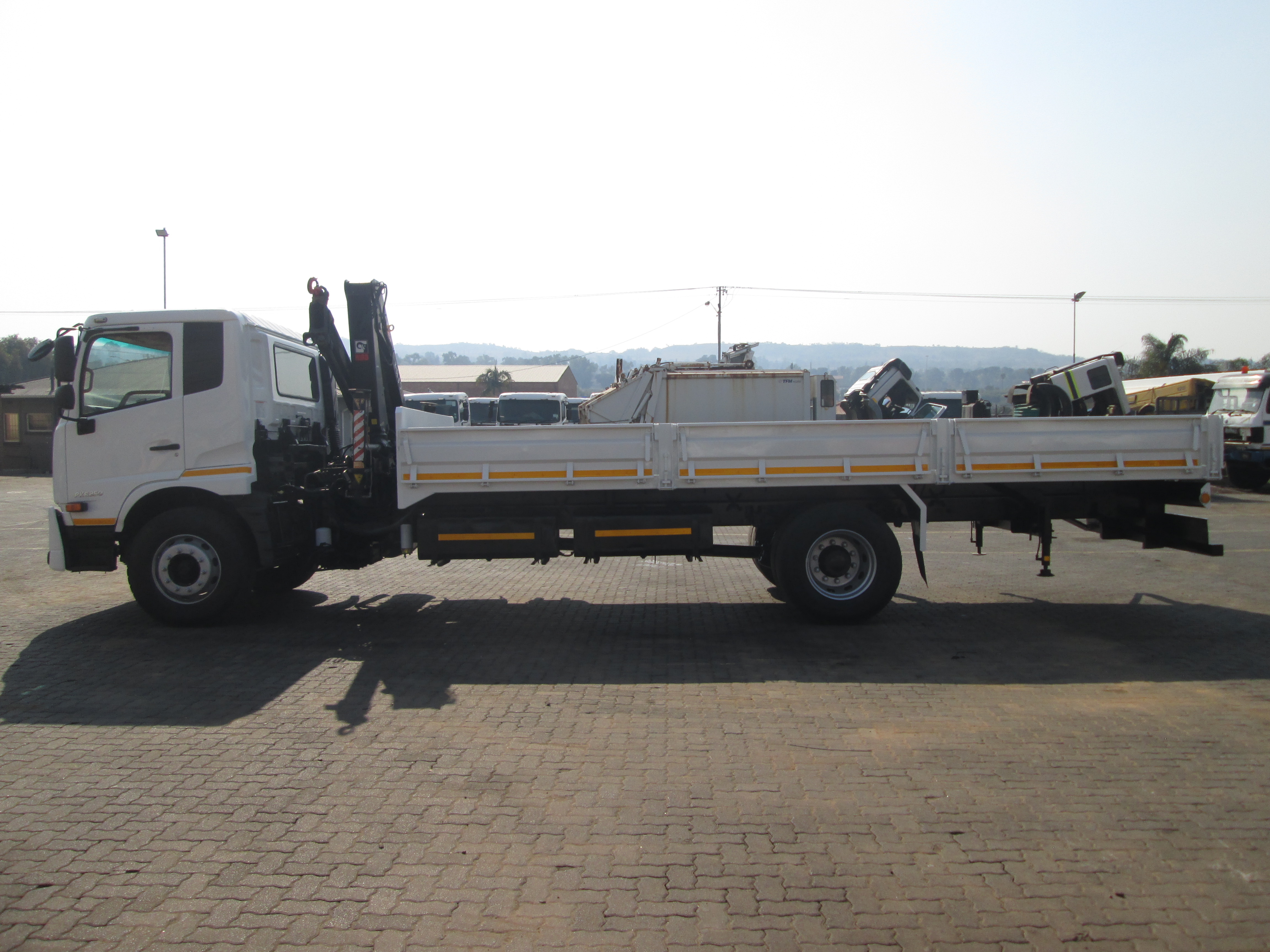 2017 UD PKE250 CRONER 8TON DROPSIDE WITH HIAB X CL 8-1 85386KM - Image 4
