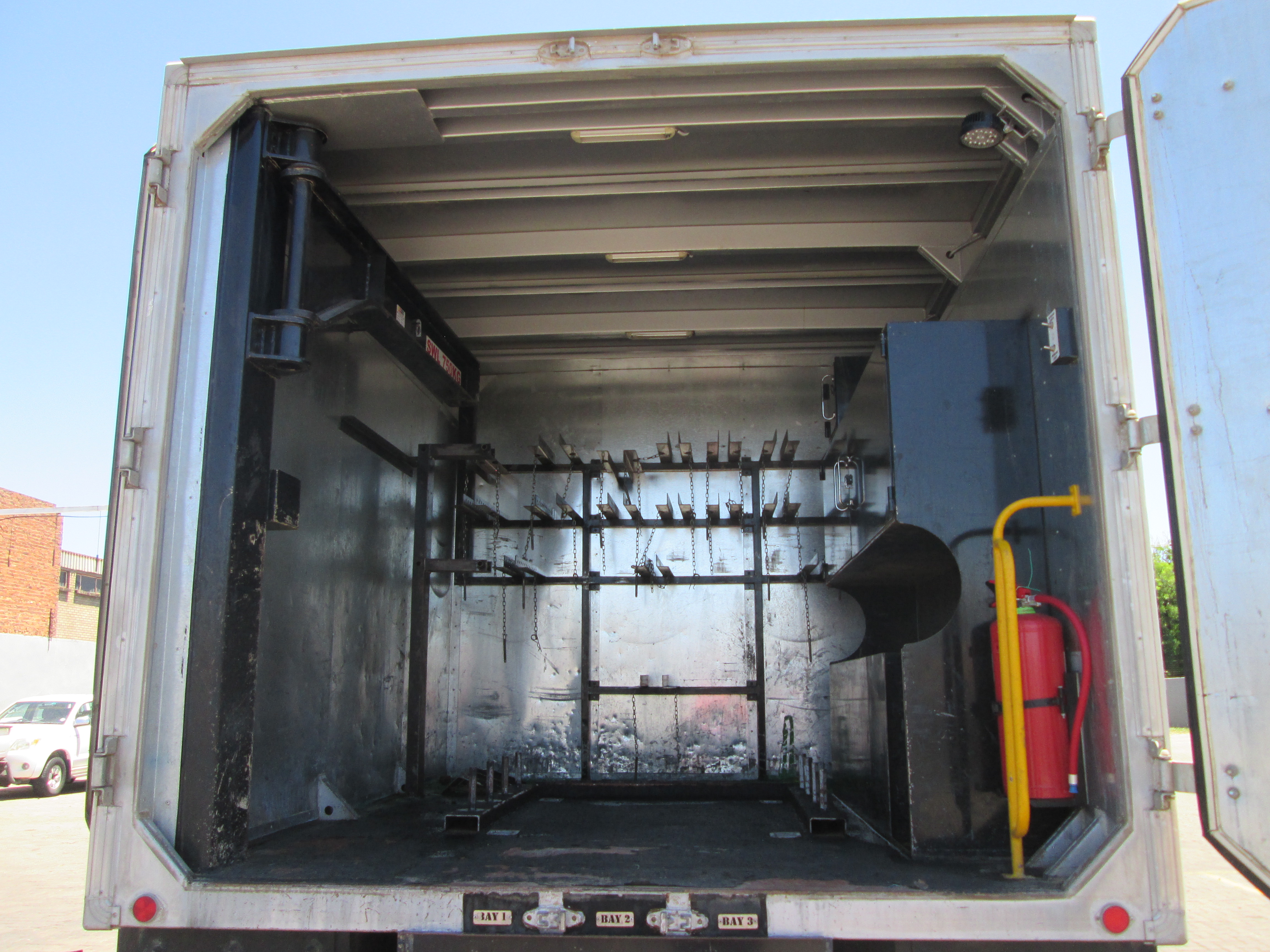 2021 ISUZU FTR850 A SEATER PASSENGER POD FEATURING AN INTEGRATED REAR WORKSTATION, DEDICATED CLIMATE CONTROL, AND EXTERNAL TOOLBOX DRAWERS - 167914KM - Image 2