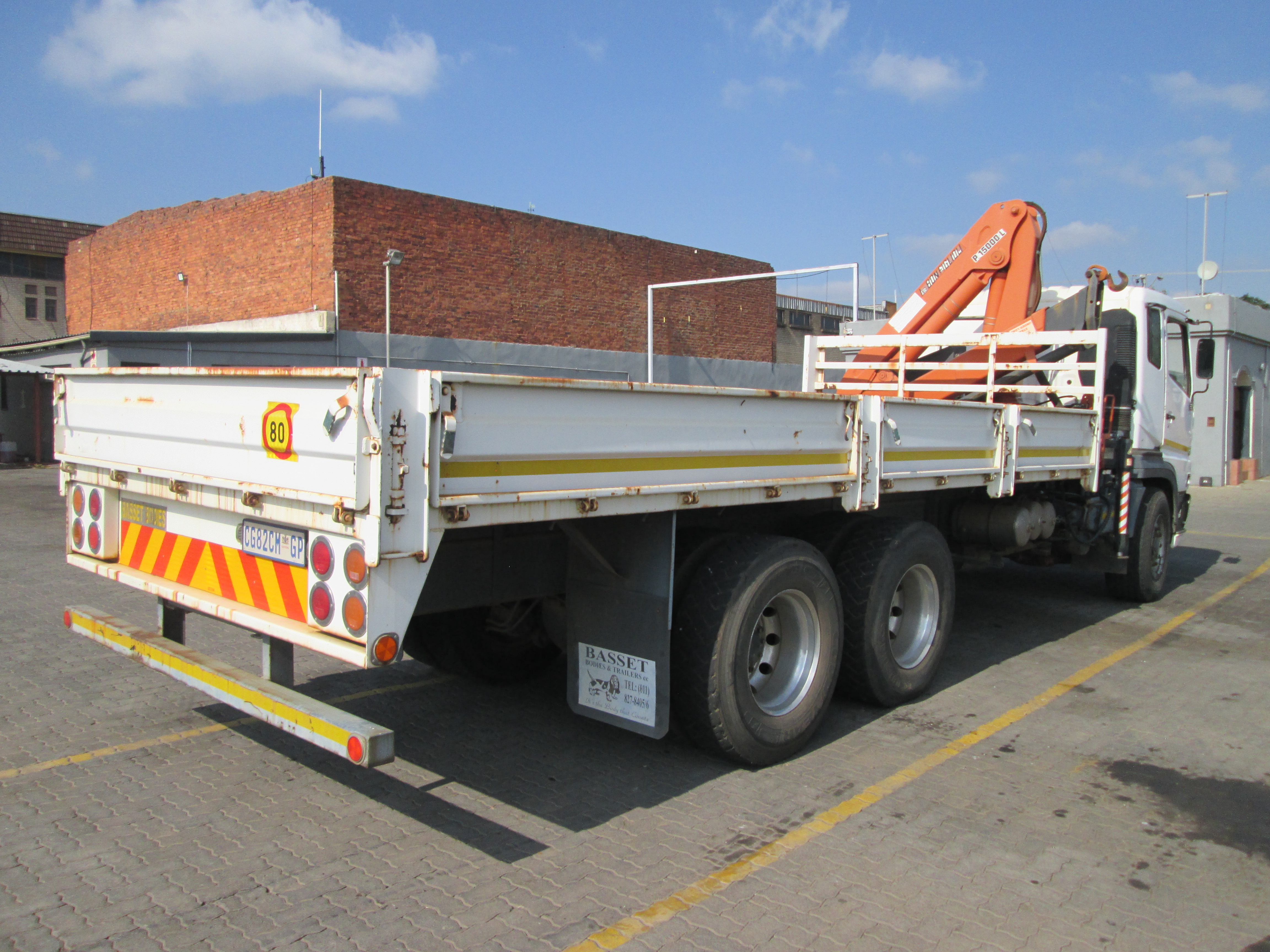 2007 FUSO FV26-340 12TON DROPSIDE WITH P15000L BONFIGLIOLI CRANE 376865KM - Image 10