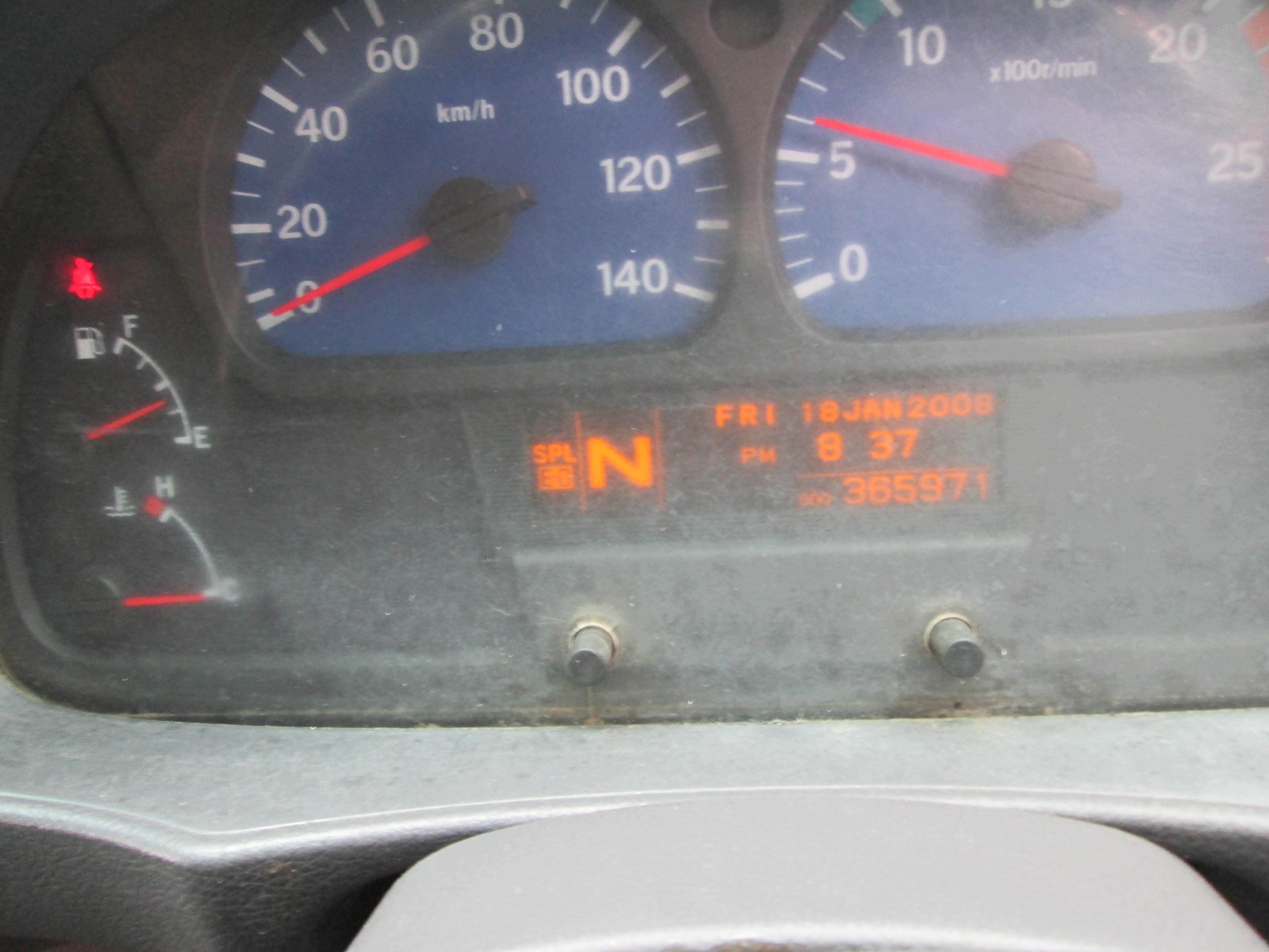 2018 UD QUON GW26-450 TRUCK TRACTOR 304005KM - Image 9